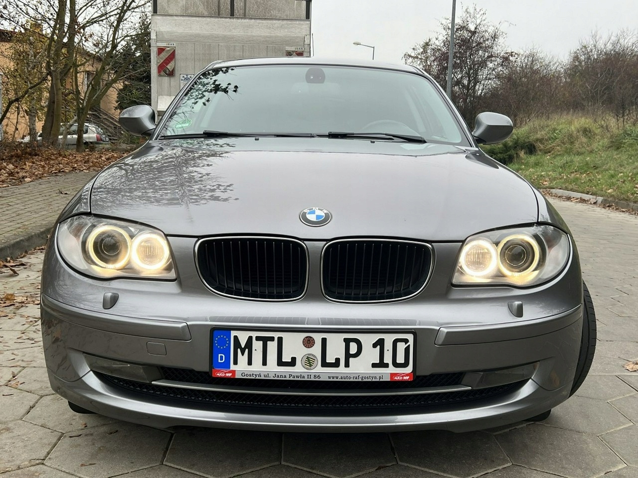 BMW E87 118d Lift 18" BIAŁA PIĘKNA - 7330016220 - oficjalne archiwum  Allegro