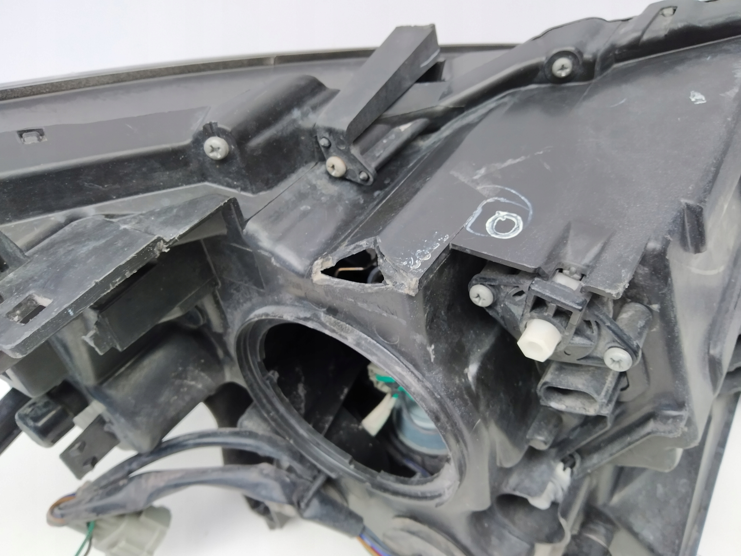 2008r + Infiniti FX II reflektor light xenon front left Nie positioning