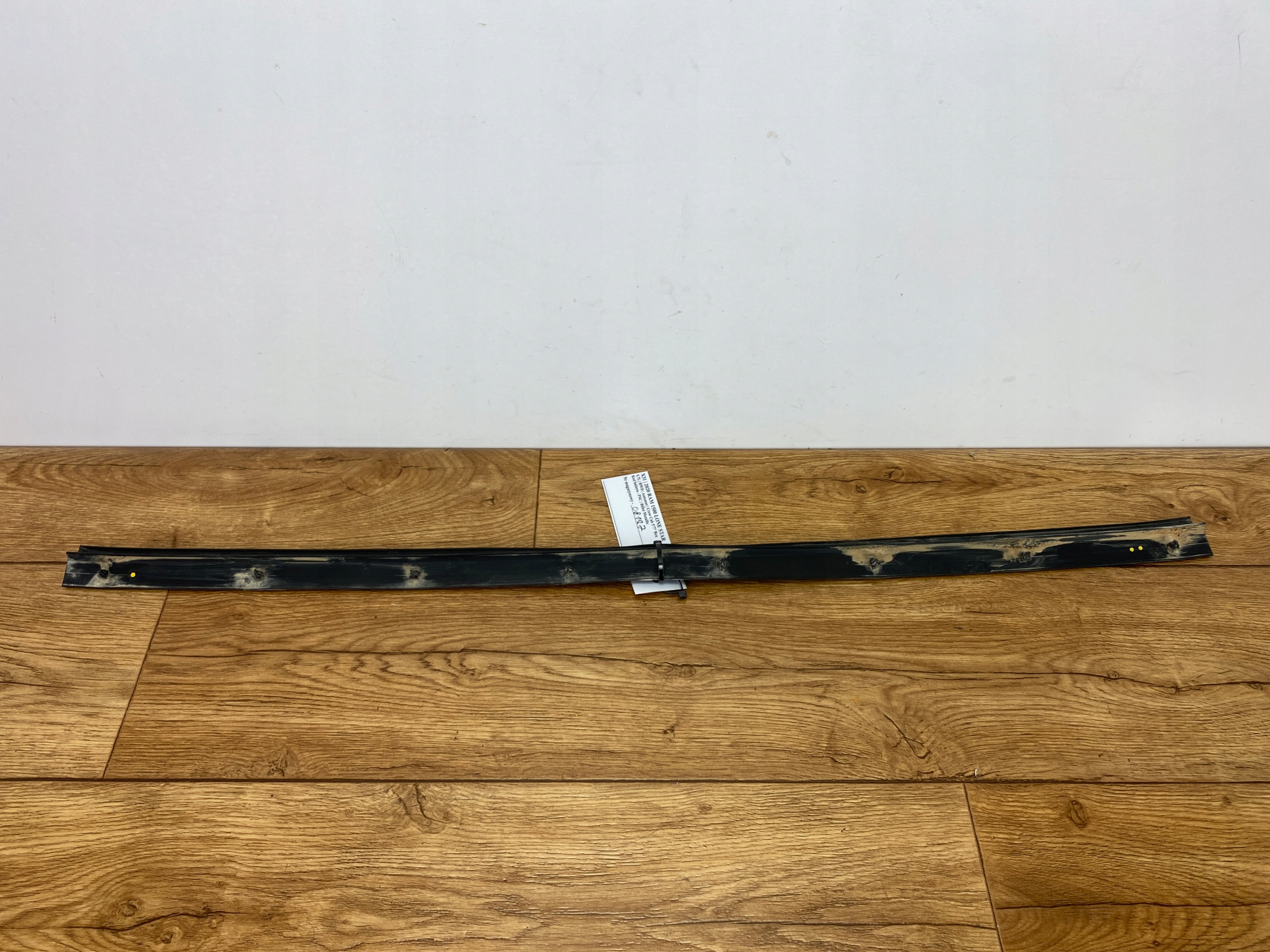 short. gasket door windows right side Dodge Ram 1500 2019+