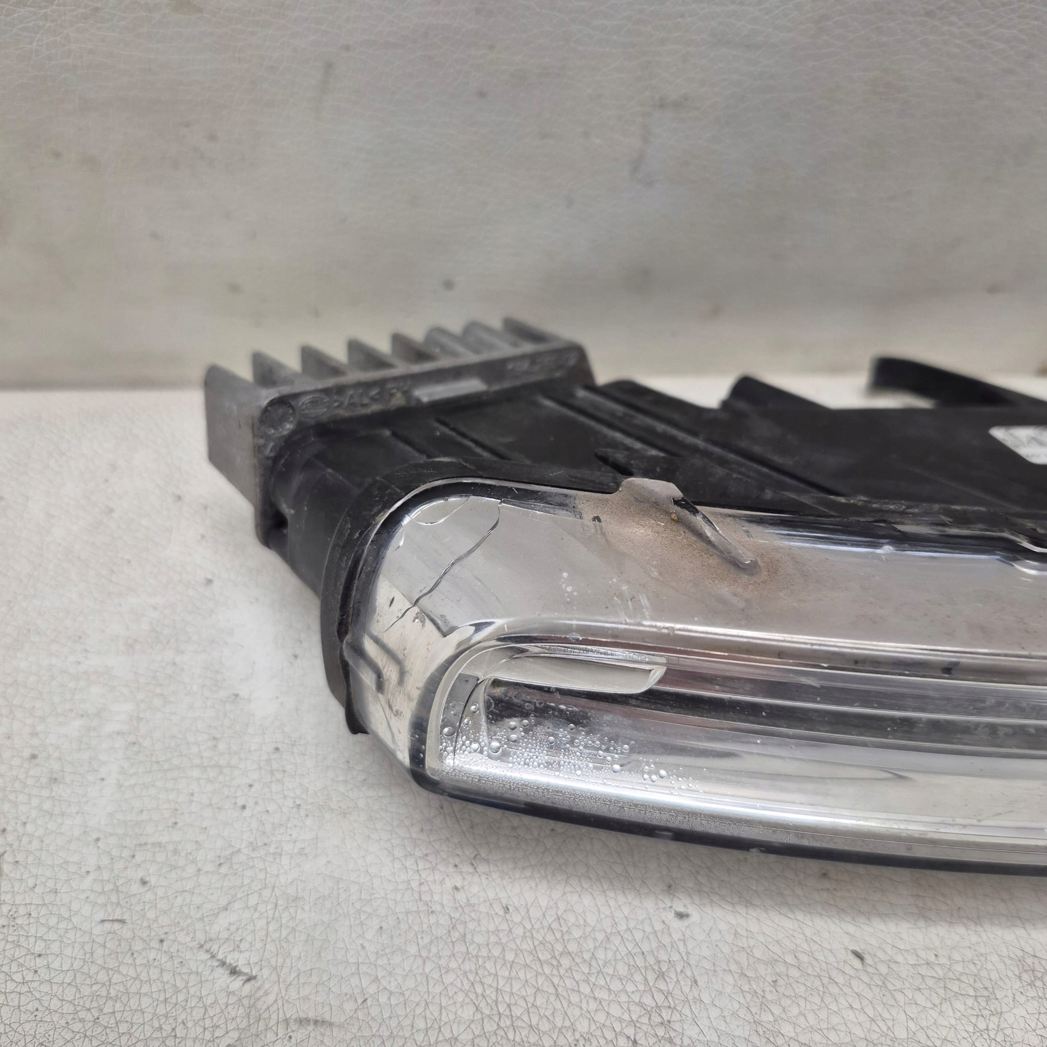PORSCHE CAYENNE II LIFT 14- LED DRL indicator right 7P5941182J