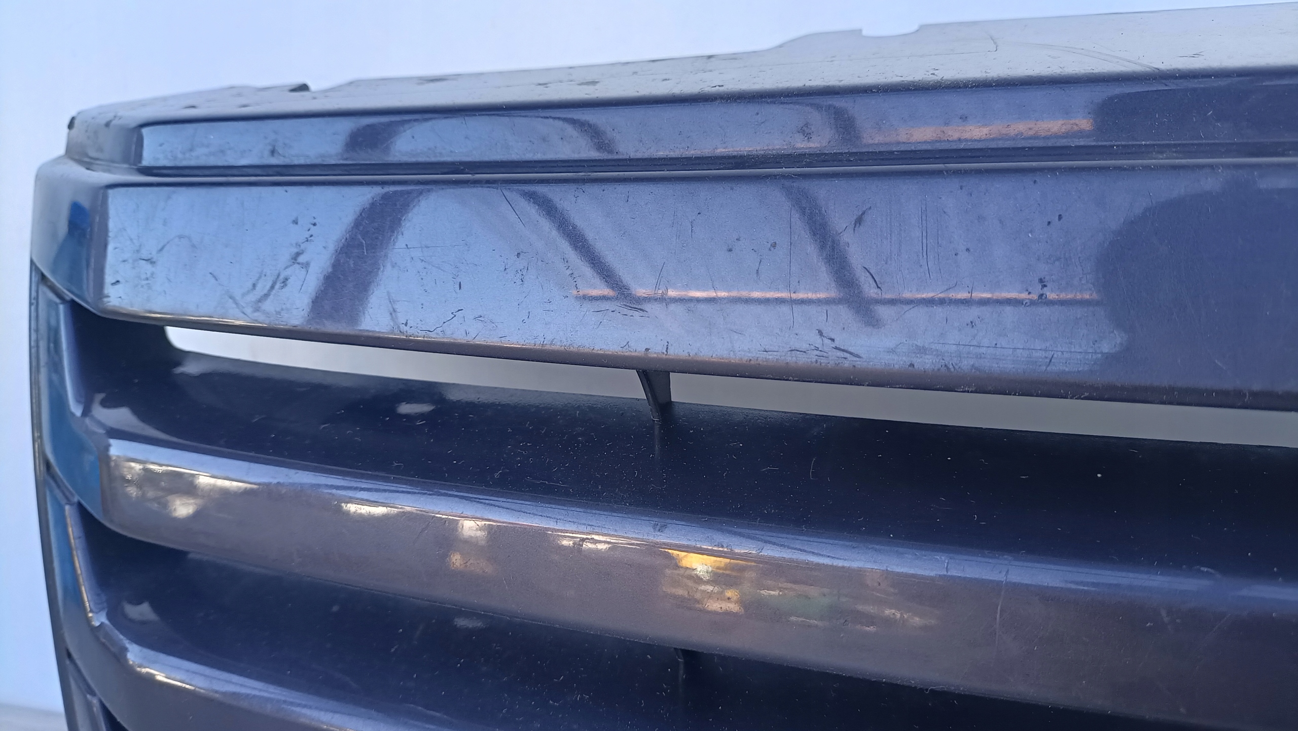 MITSUBISHI SPACE WAGON Grille MR275627 KA7/040MR
