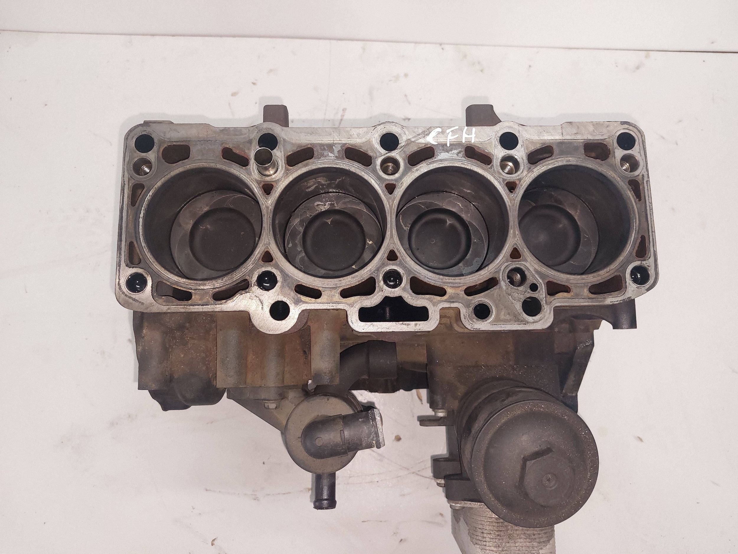 VW PASSAT B7 AUDI Q3 YETI 2.0 TDI CFH CFF CFG engine BLOK pistons crank