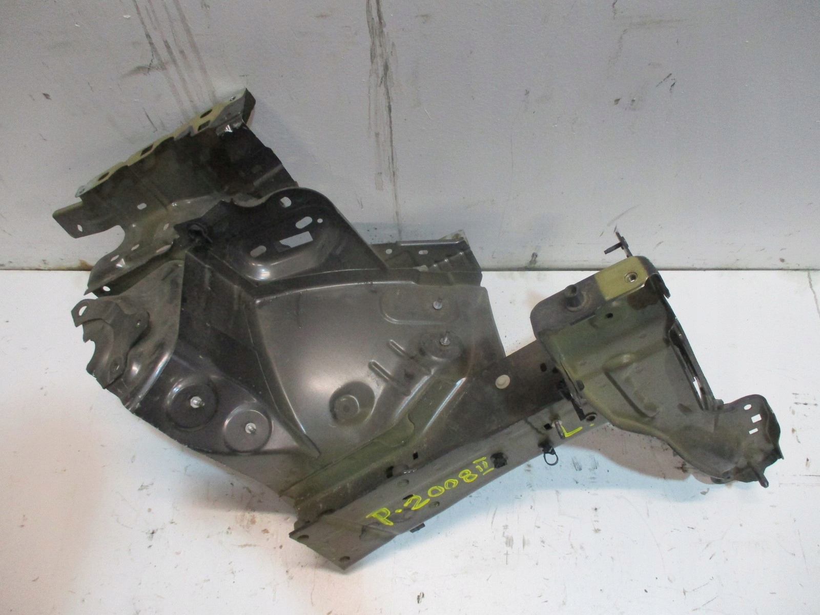 quarter left PEUGEOT 2008 II