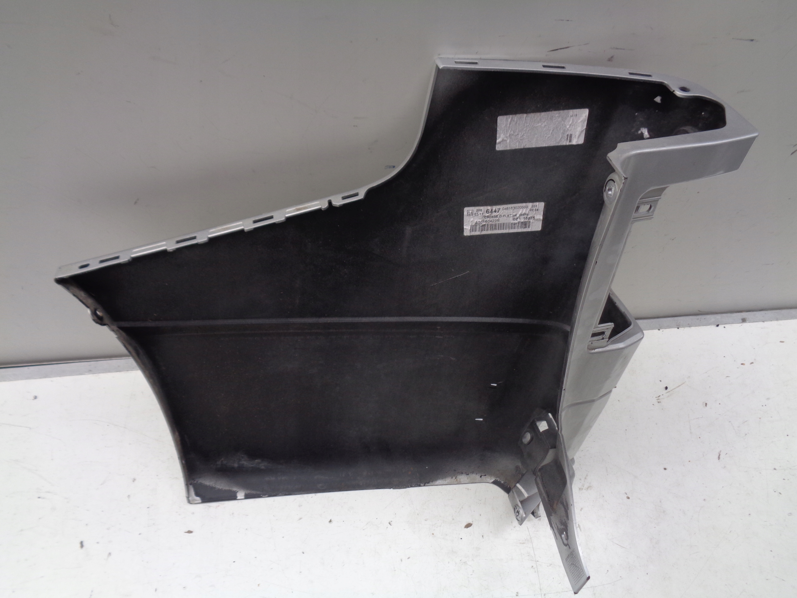 ECKE DER STOSSSTANGE RECHTS HINTEN RENAULT TRAFIC 14