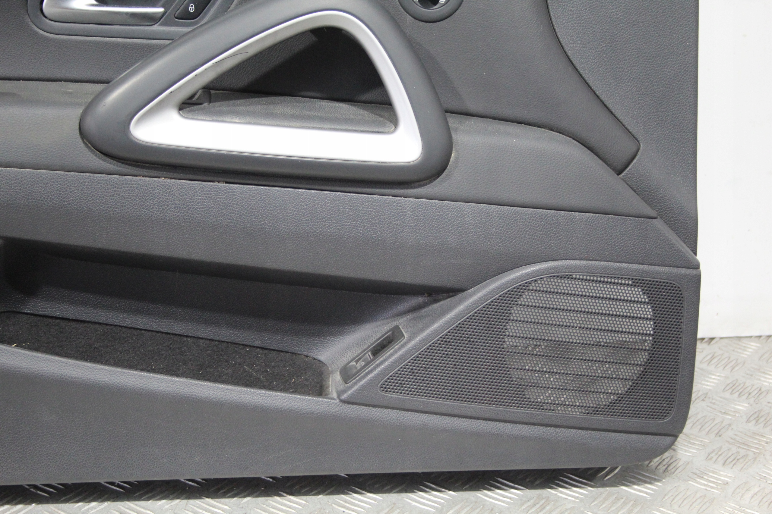 дверные карты передний левый vw SCIROCCO 1K8