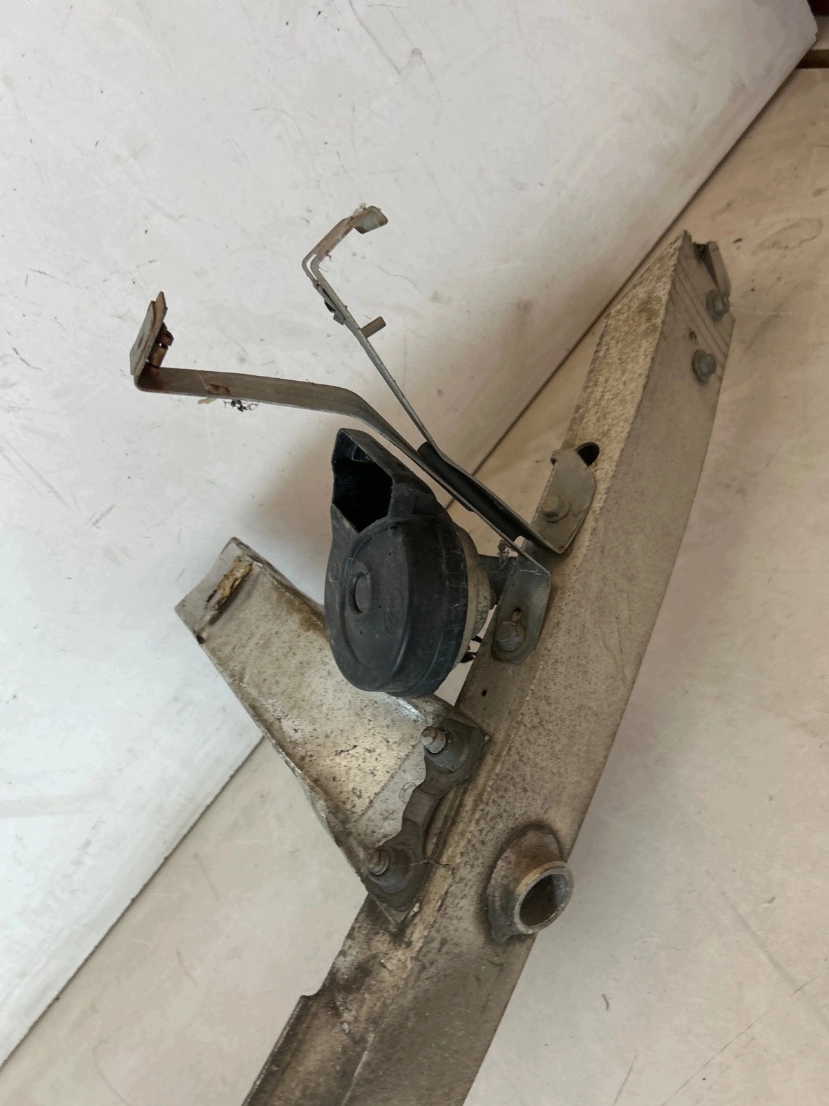 sider pillar of a bumper front absorbery Mercedes W204 Lift