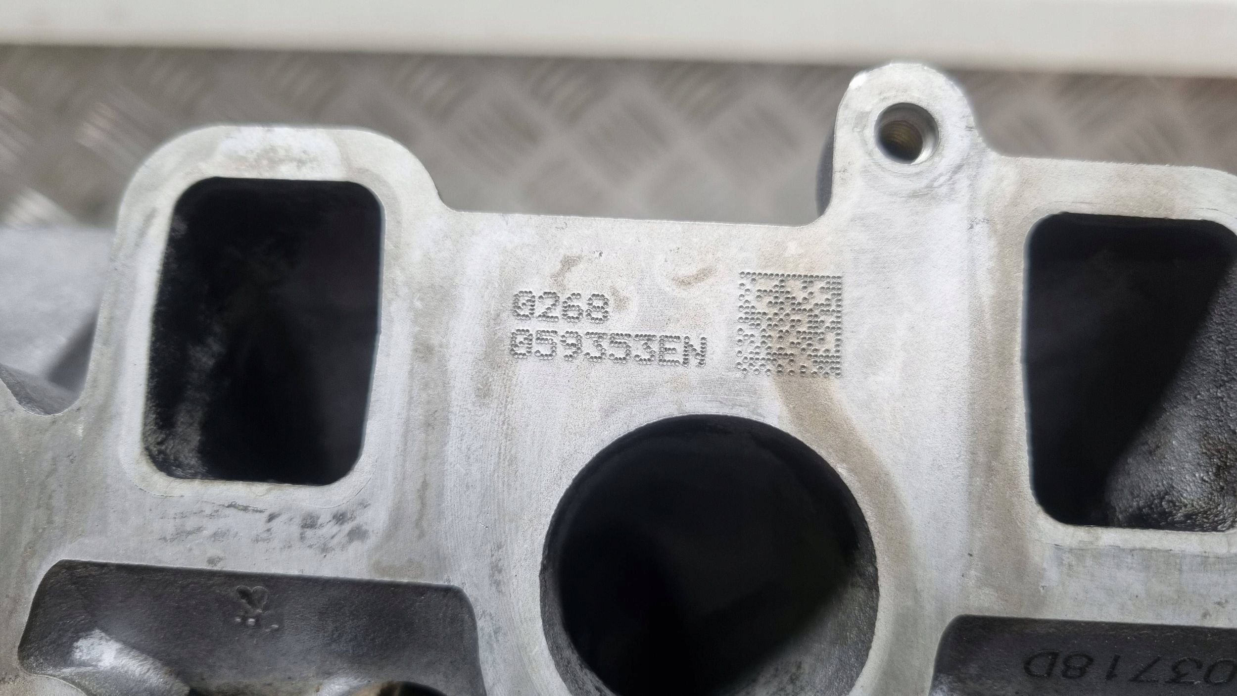 head. left 0593AS 059353EN AUDI A6 C7 A7 SQ5 3.0TDI BITURBO CGQ CVU