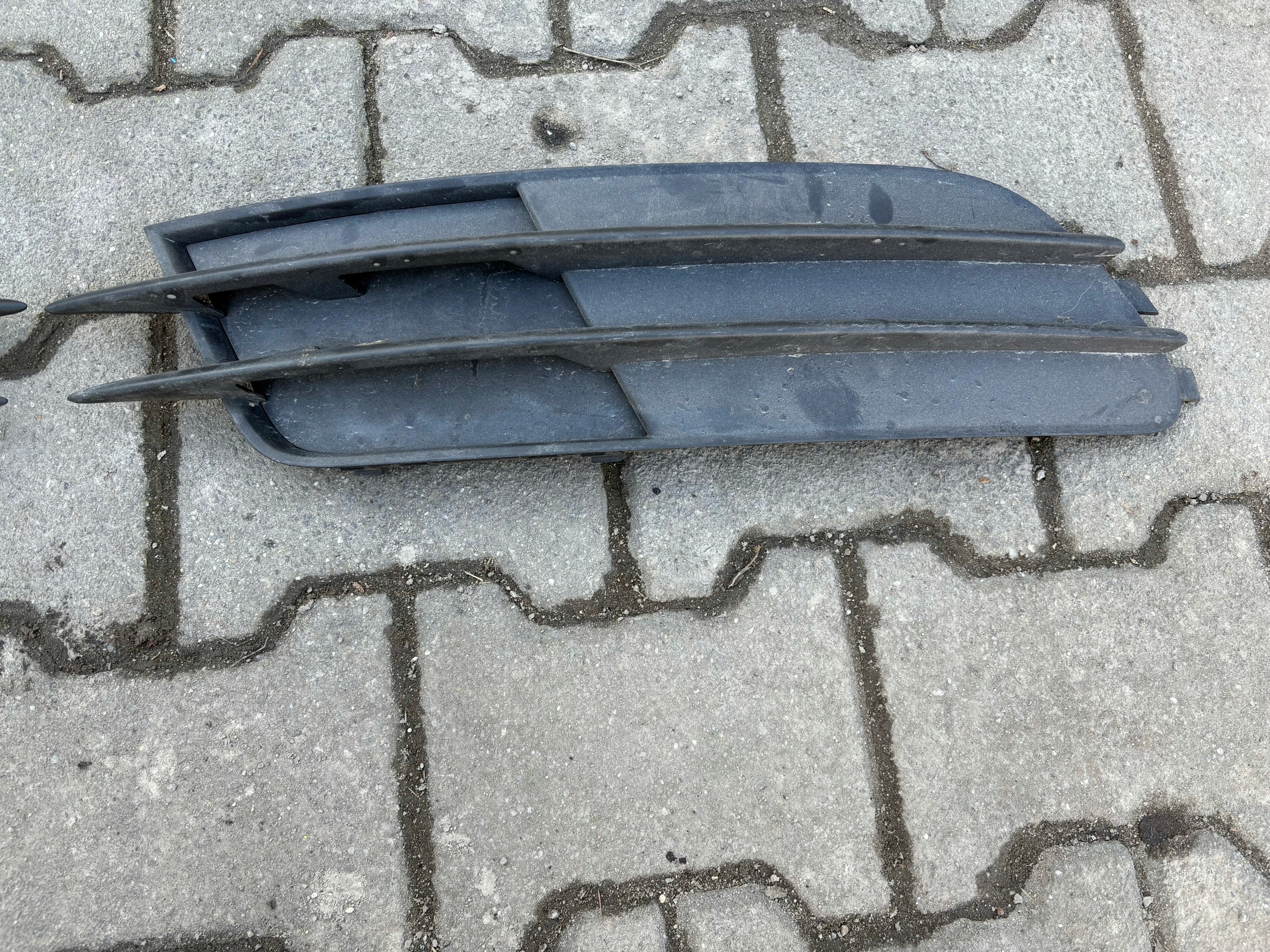 Audi A6 grid of a bumper front right left