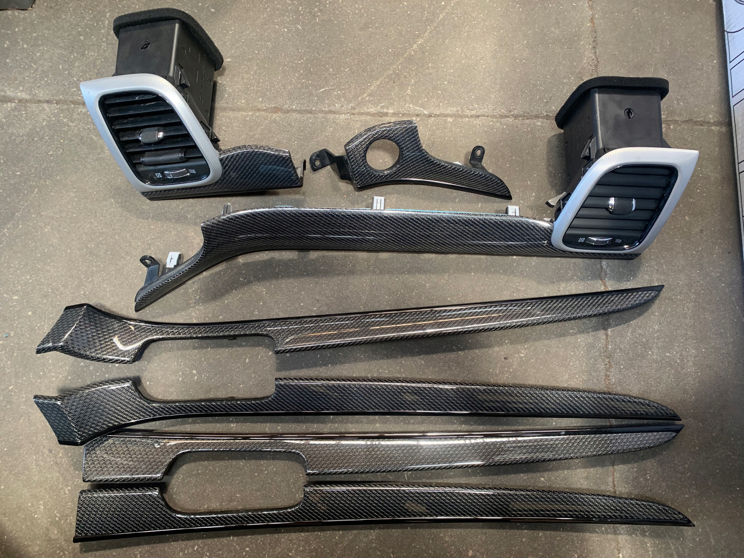 JEEP GRAND CHEROKEE WK2 LIFT DEKORY WNĘTRZA CARBON KPL SRT TRACKHAWK