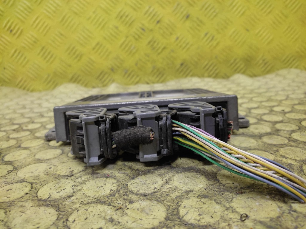 PEUGEOT 206 control unit of the engine 9646988780