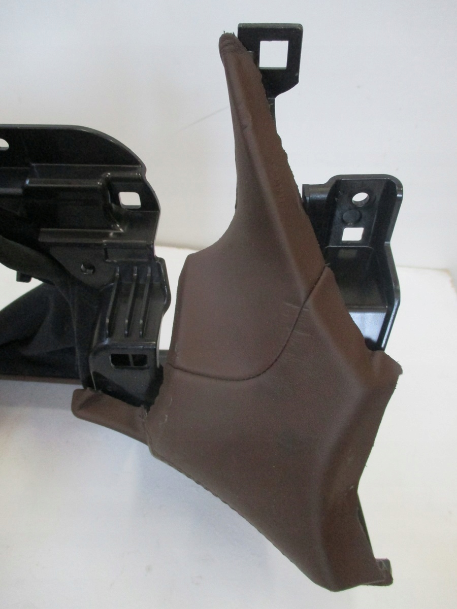 obal kryt pod volant MASERATI GRECALE