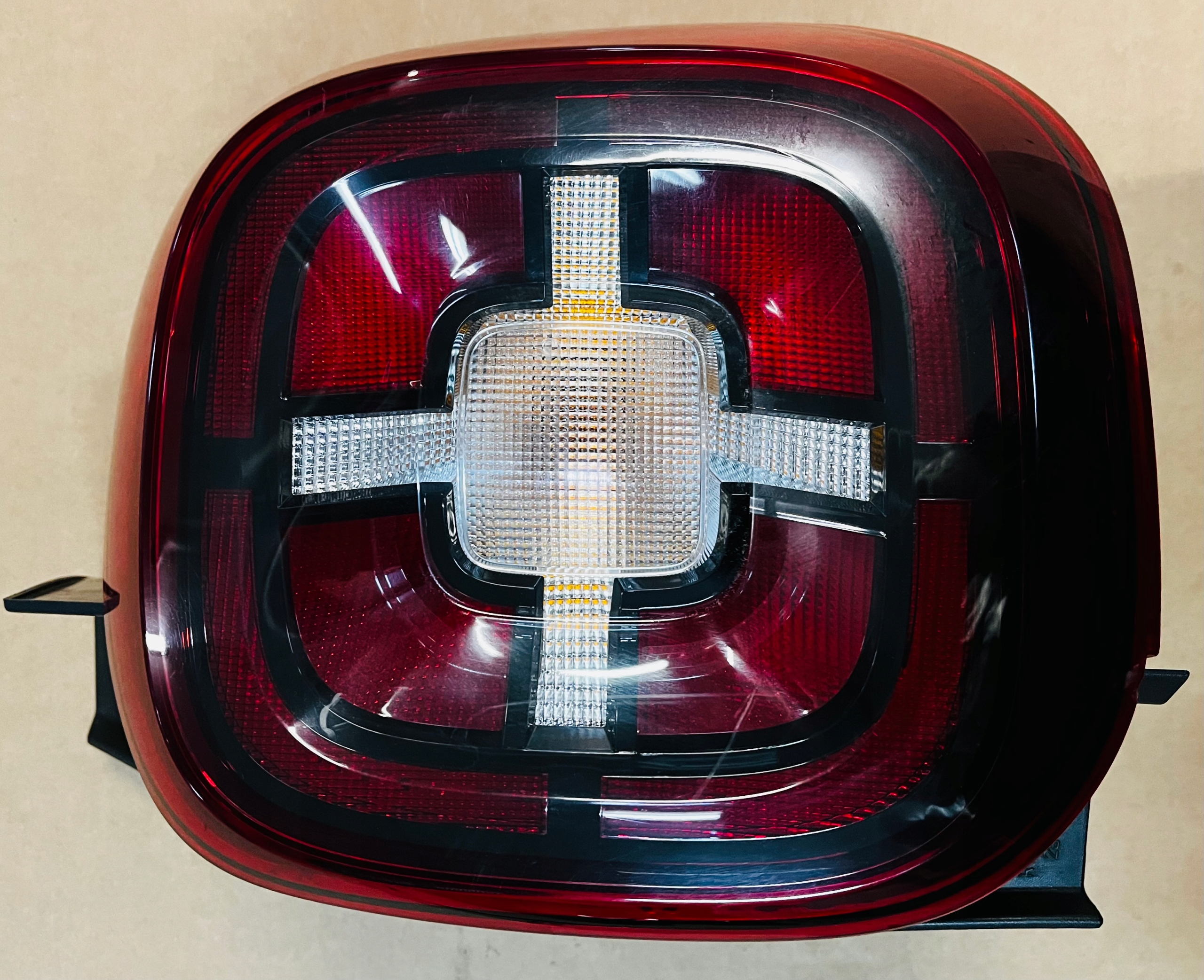 DACIA DUSTER II LIFT 20R. LAMPA TYŁ PRAWA 265503601R