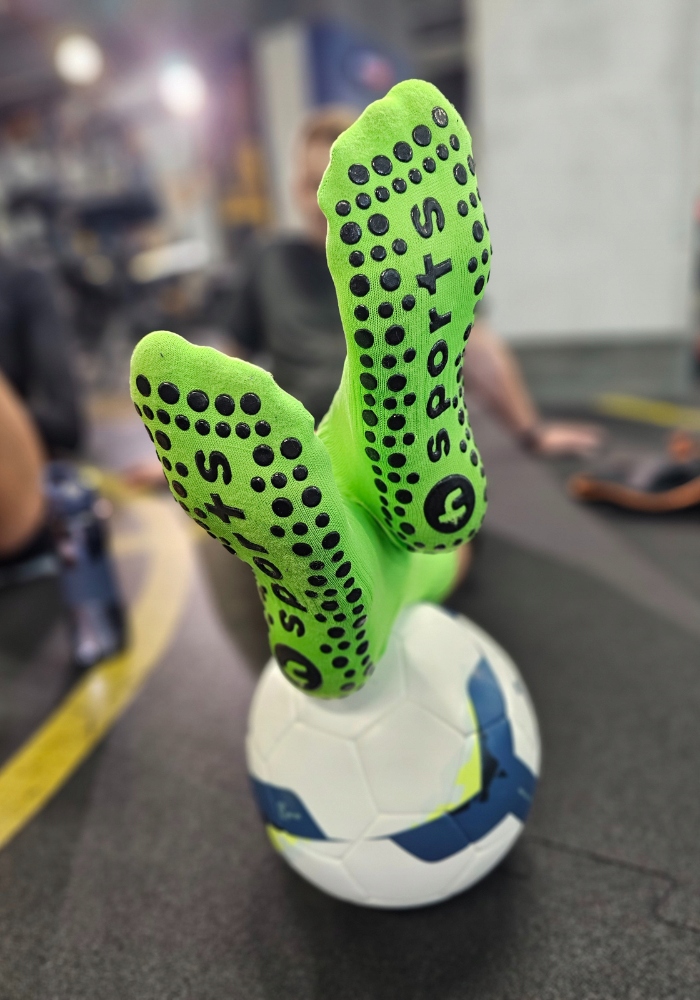 Skarpetki piłkarskie hSport dla chłopców z ABS zielone M Kod producenta 0001