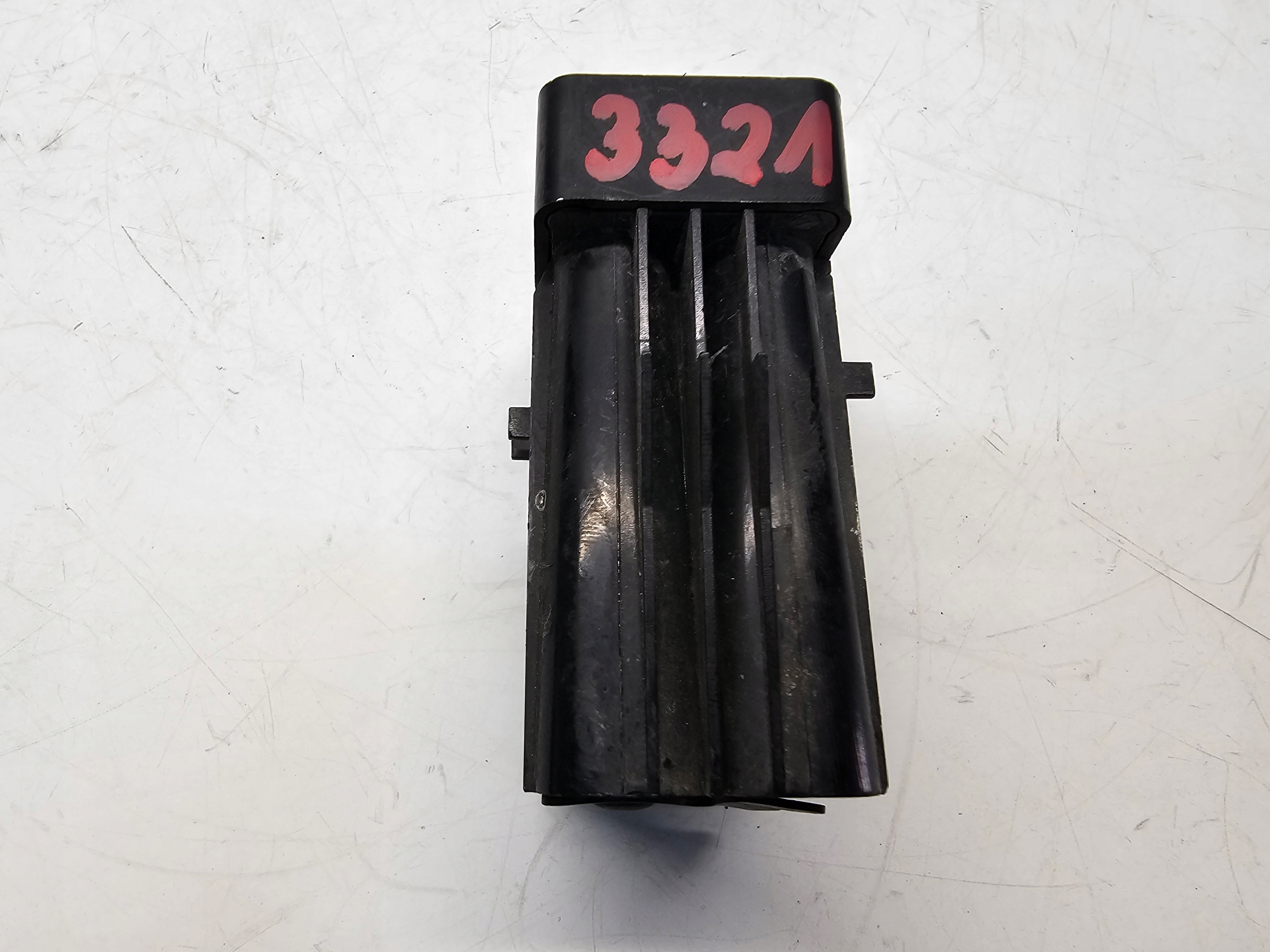 CZUJNIK ZMIANY PASA RUCHU PEUGEOT CITROEN #3321 Numer katalogowy części CZUJNIK PASA RUCHU 9663116280