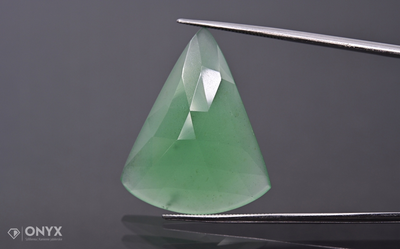 Serpentinit fasetovaná nepravidelná rozeta 27x22 m