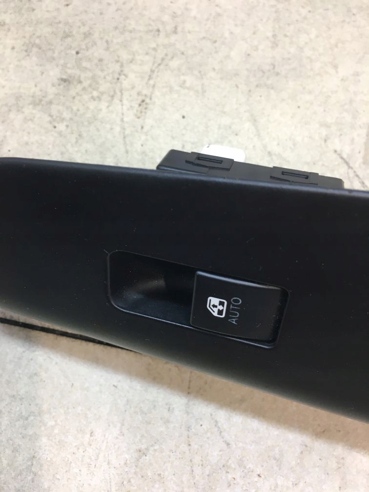 PANEL windows right front KIA CEED and 82361-1H000
