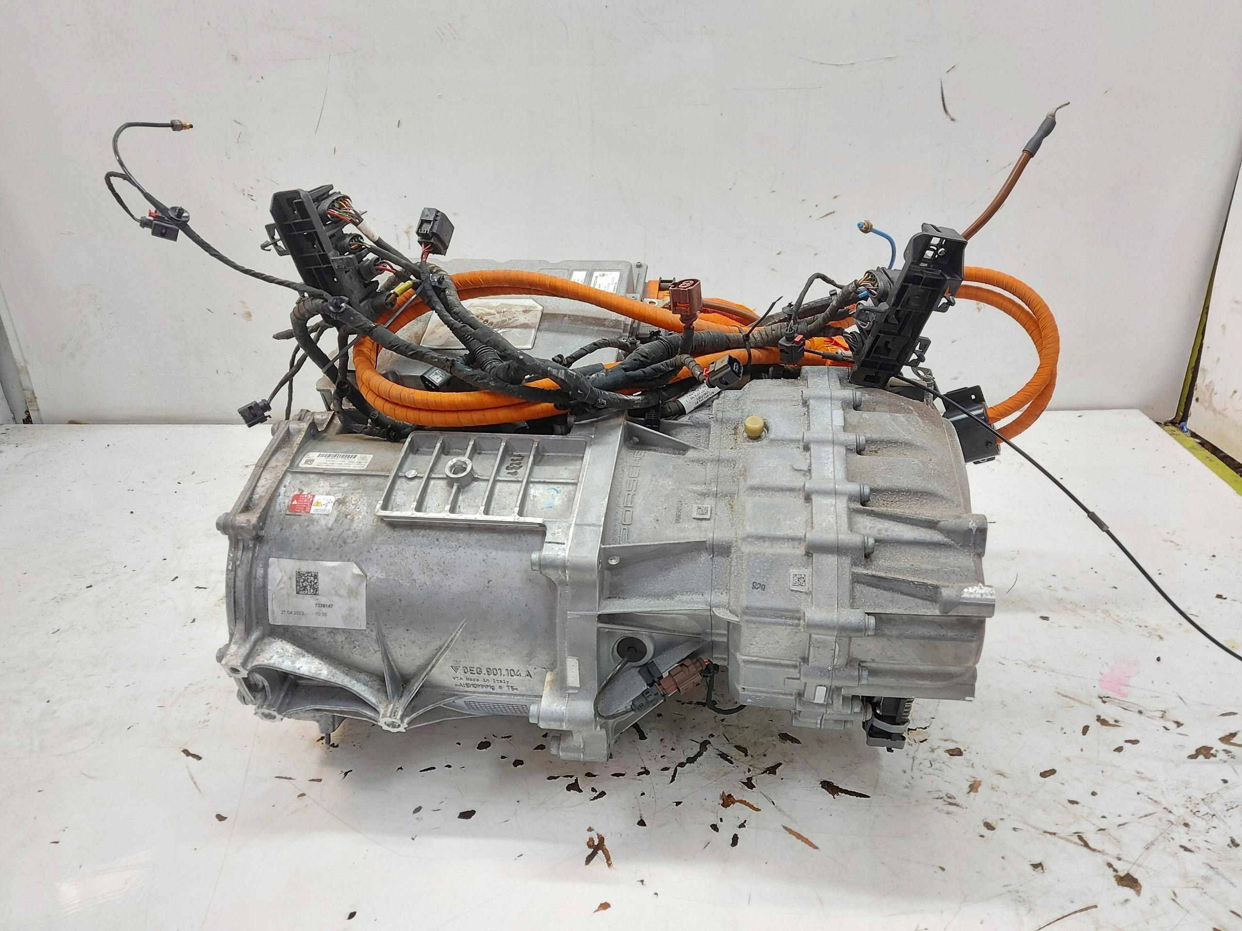 Taycan Cross Turismo engine naped electrical rear part rear oryg 9j1907123f
