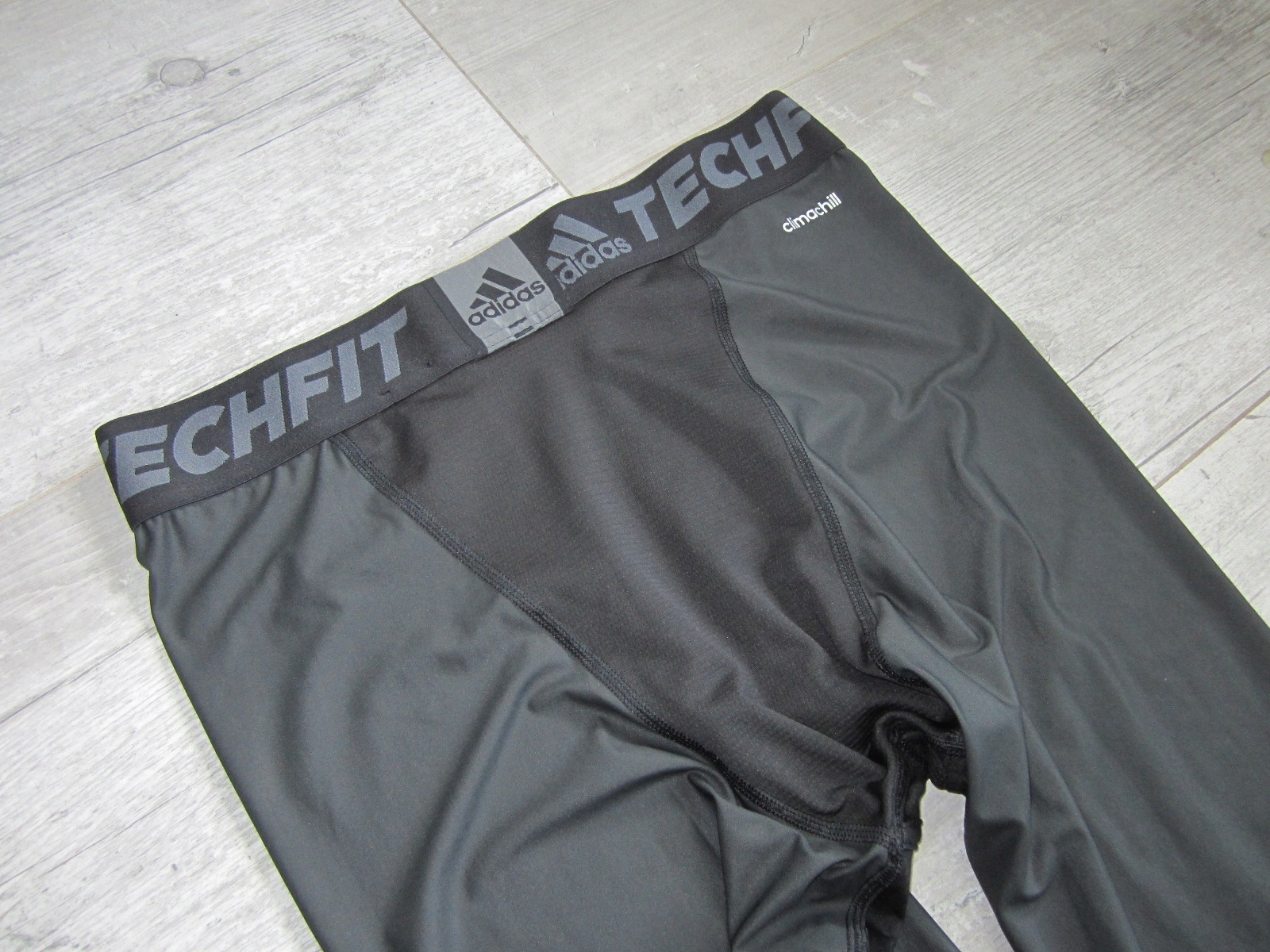 ADIDAS Techfit_XL (42)_Compression_Climachill Długość nogawki długa