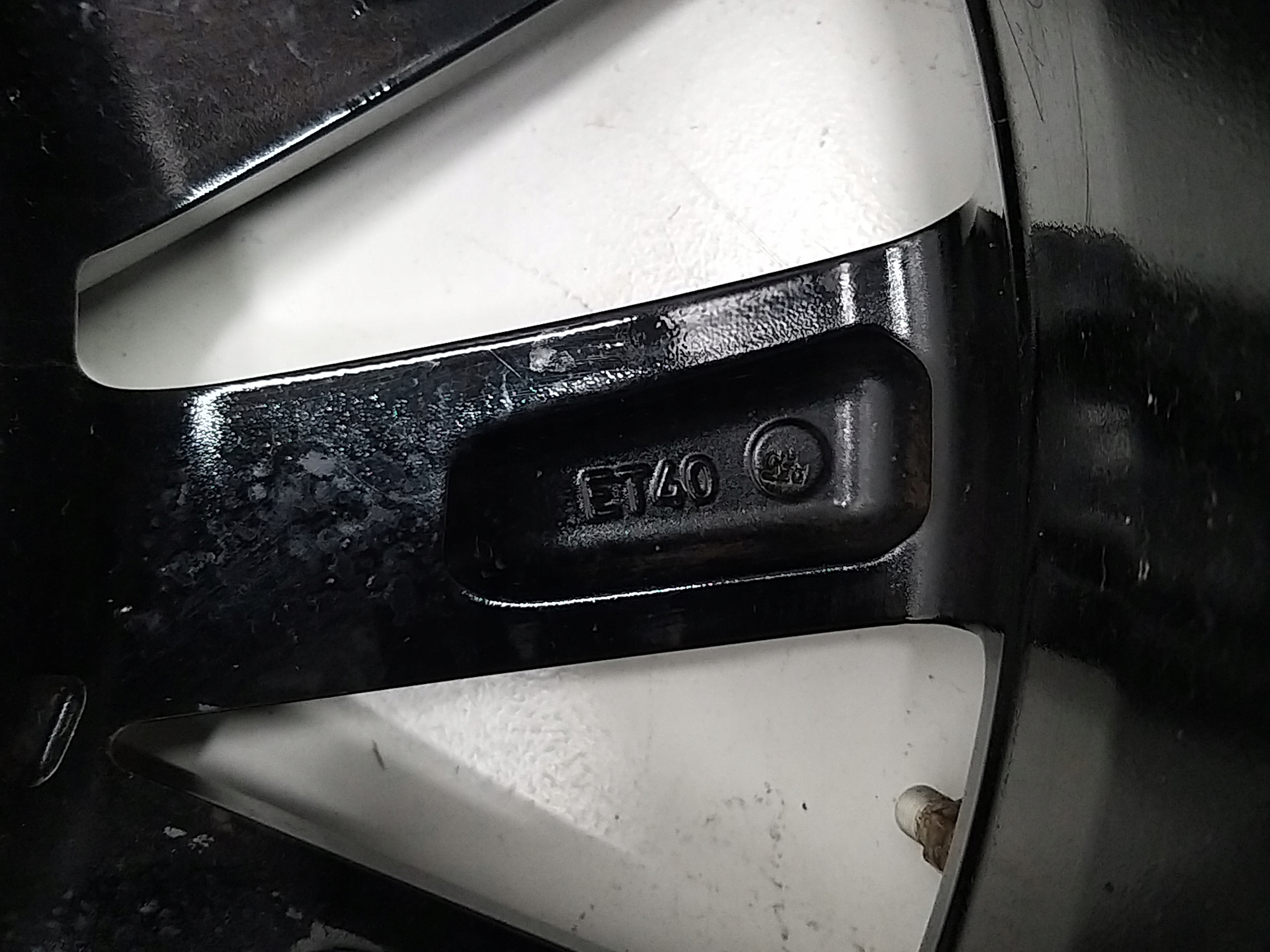 TOYOTA COROLLA E21 LIFT disk hliníkový R 17 7.5J ET40