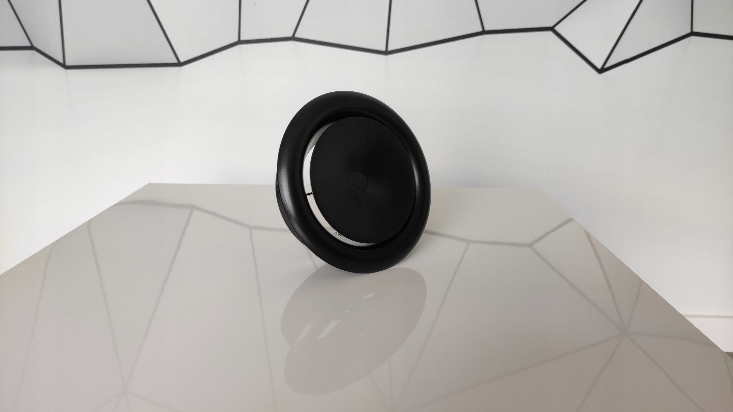 ANEMOSTAT 100 mm NAWIEWNY METALOWY CZARNY + RAMKA Typ nawiewny