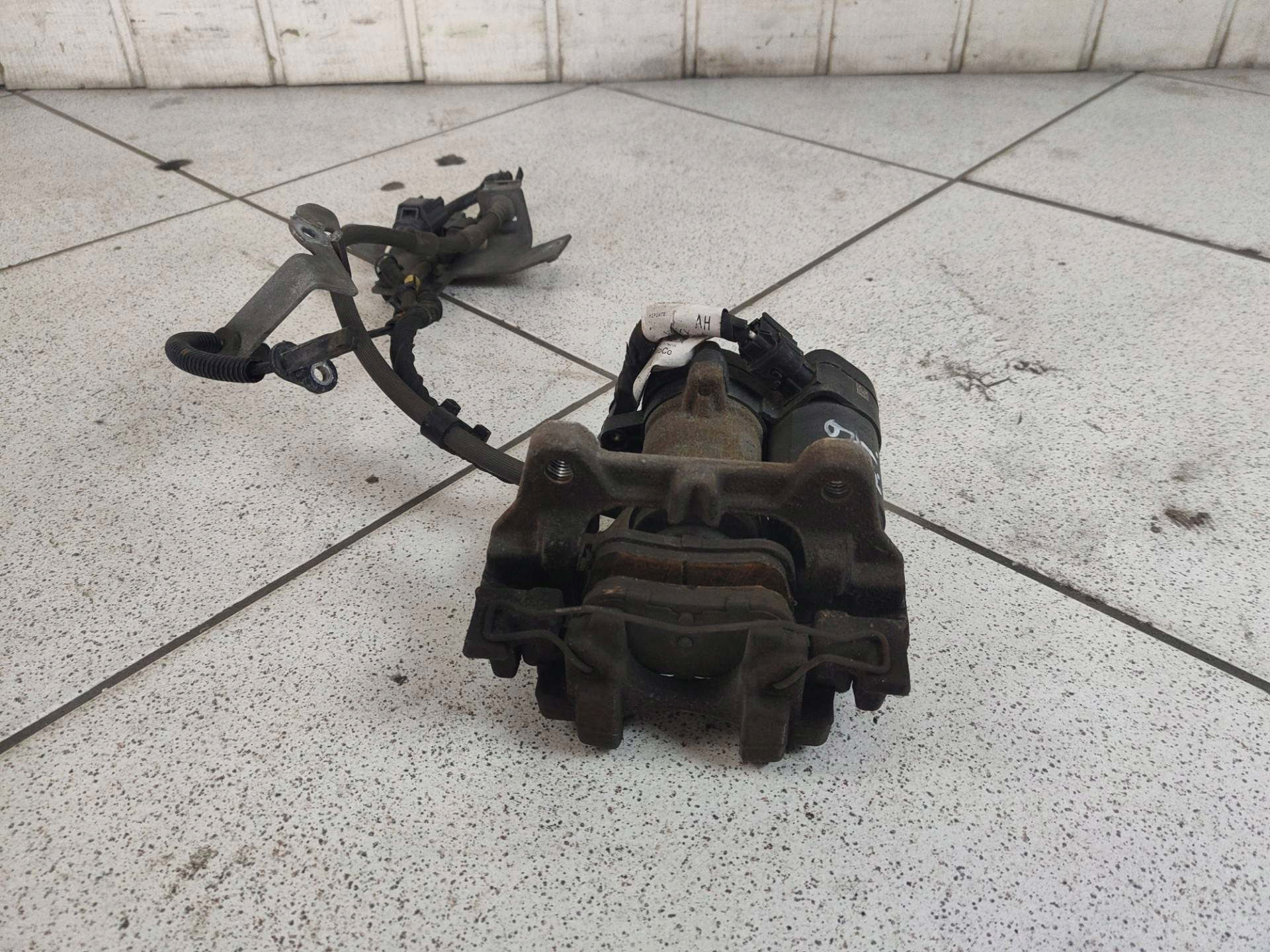 caliper brake rear part right side Ford Fusion USA 2 2016