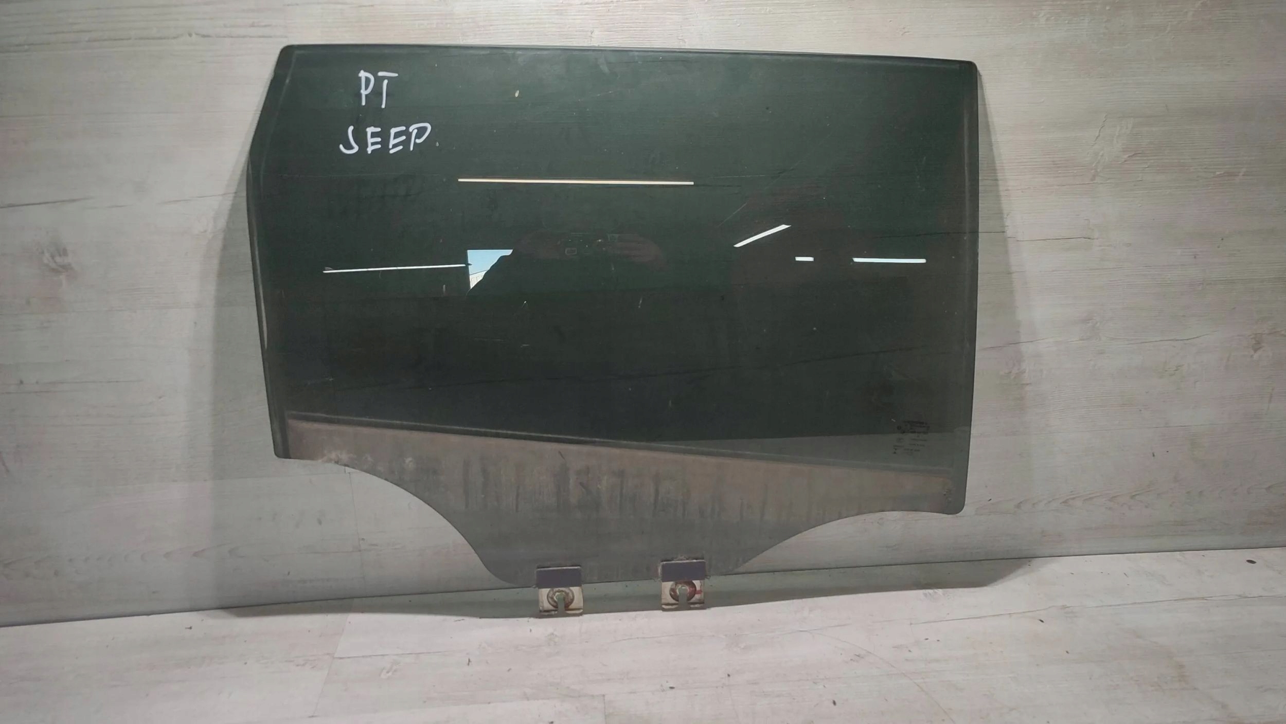 Jeep Cherokee 2015 rear part side right window side
