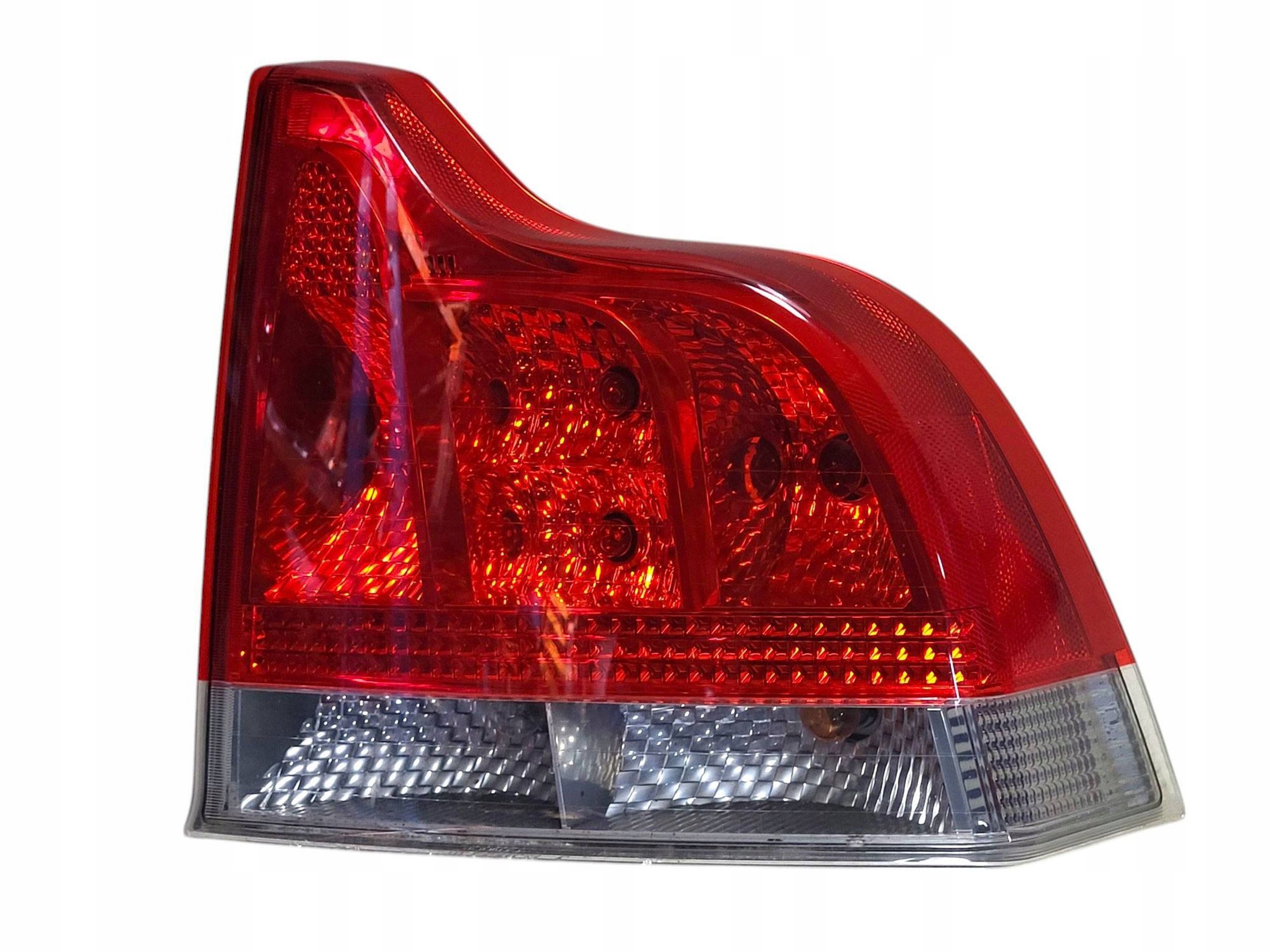 VOLVO S60 I LIFT 2004-2009 PRAWA TYLNA LAMPA