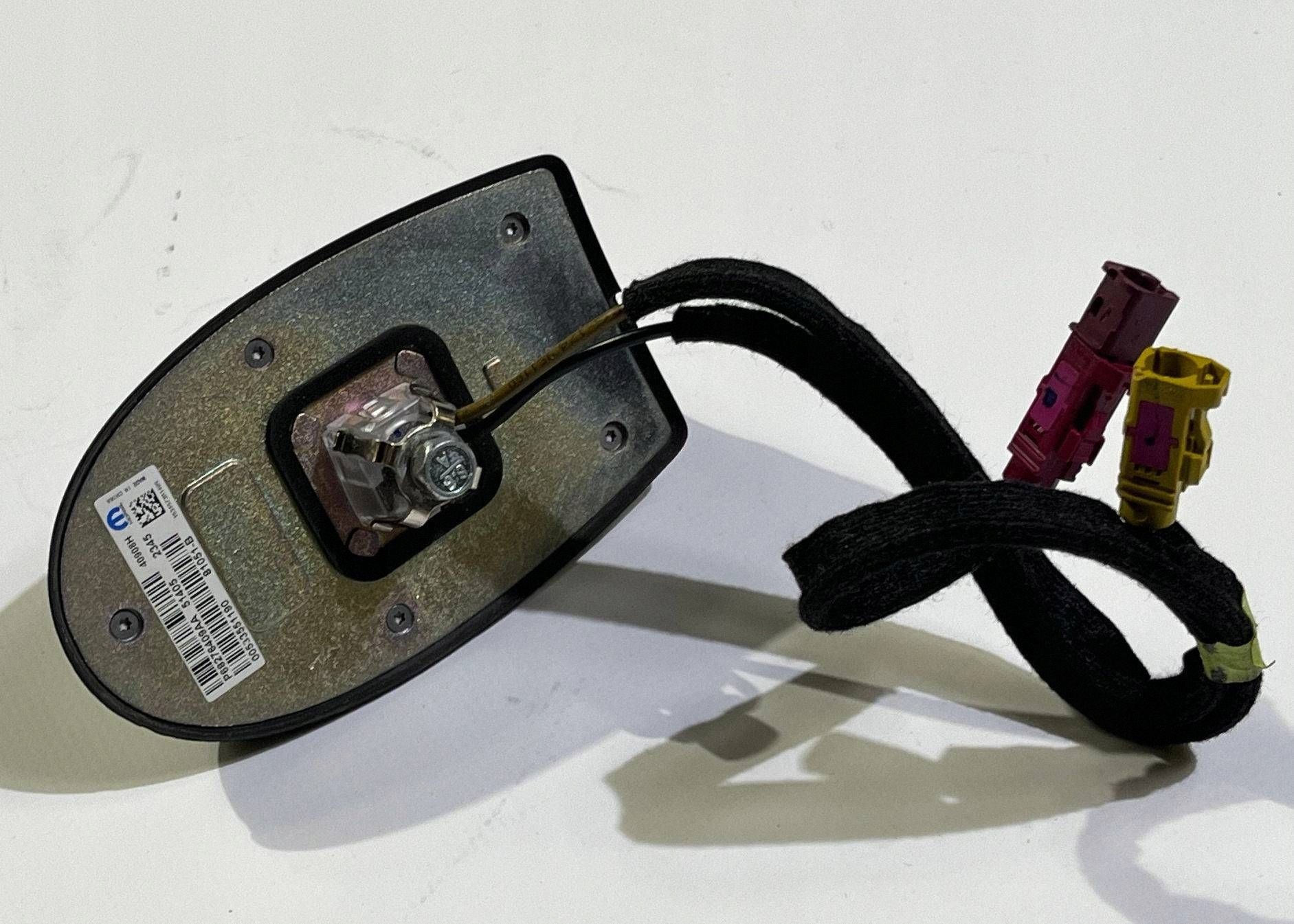 anténa GPS pletwa streŠnÁ Dodge RAM 1500 2013- P68276409AA
