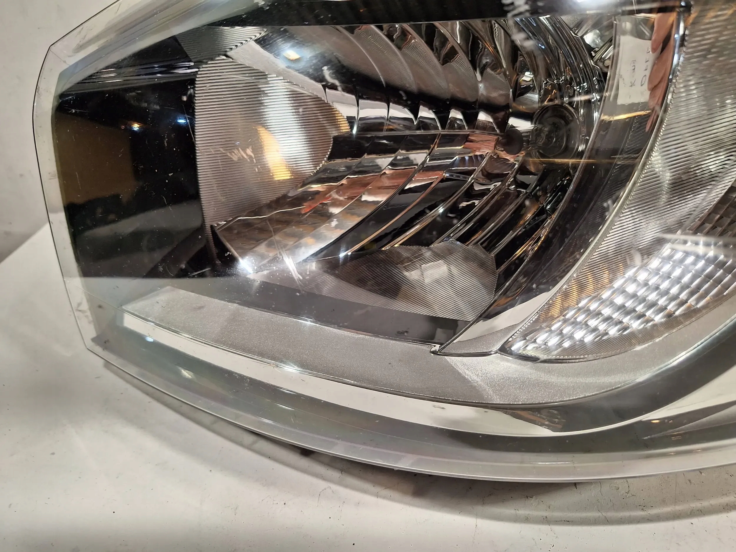 light front left 260605173R Renault Trafic III 14