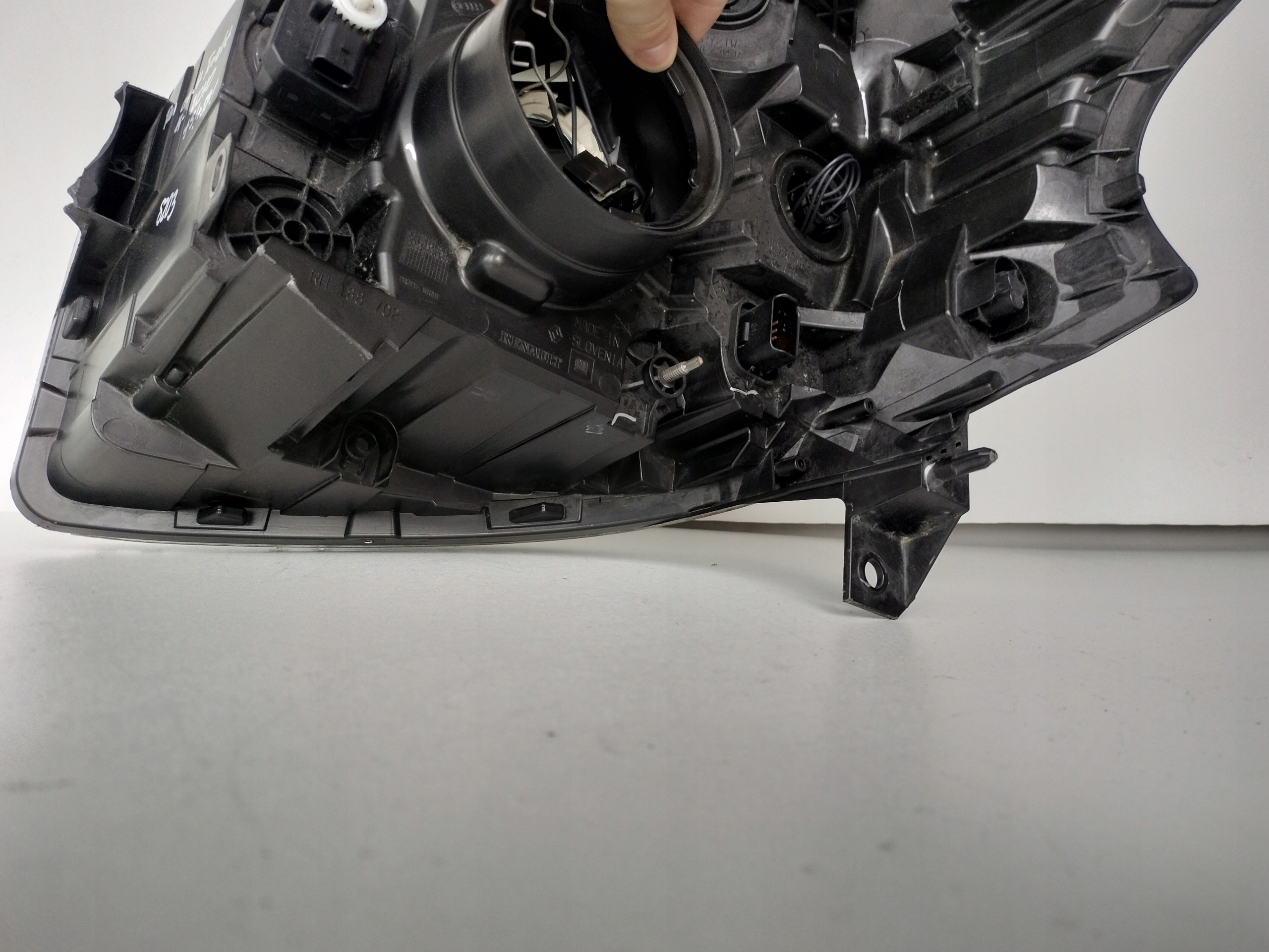 light right REFLEKTOR RENAULT TRAFIC III 14