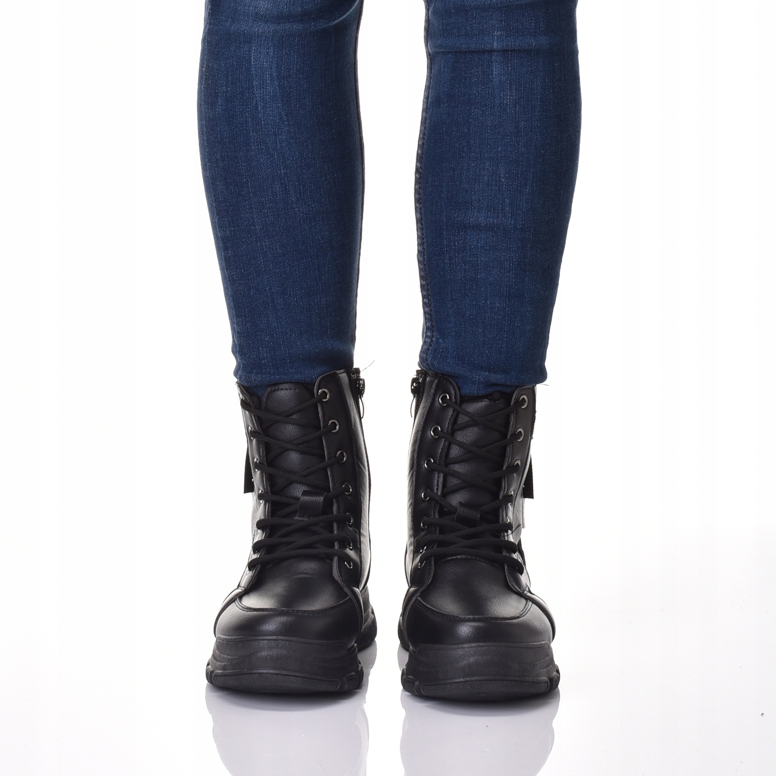 SKÓRZANE DAMSKIE GLANY PŁASKIE SZNUROWANE Rozmiar 40