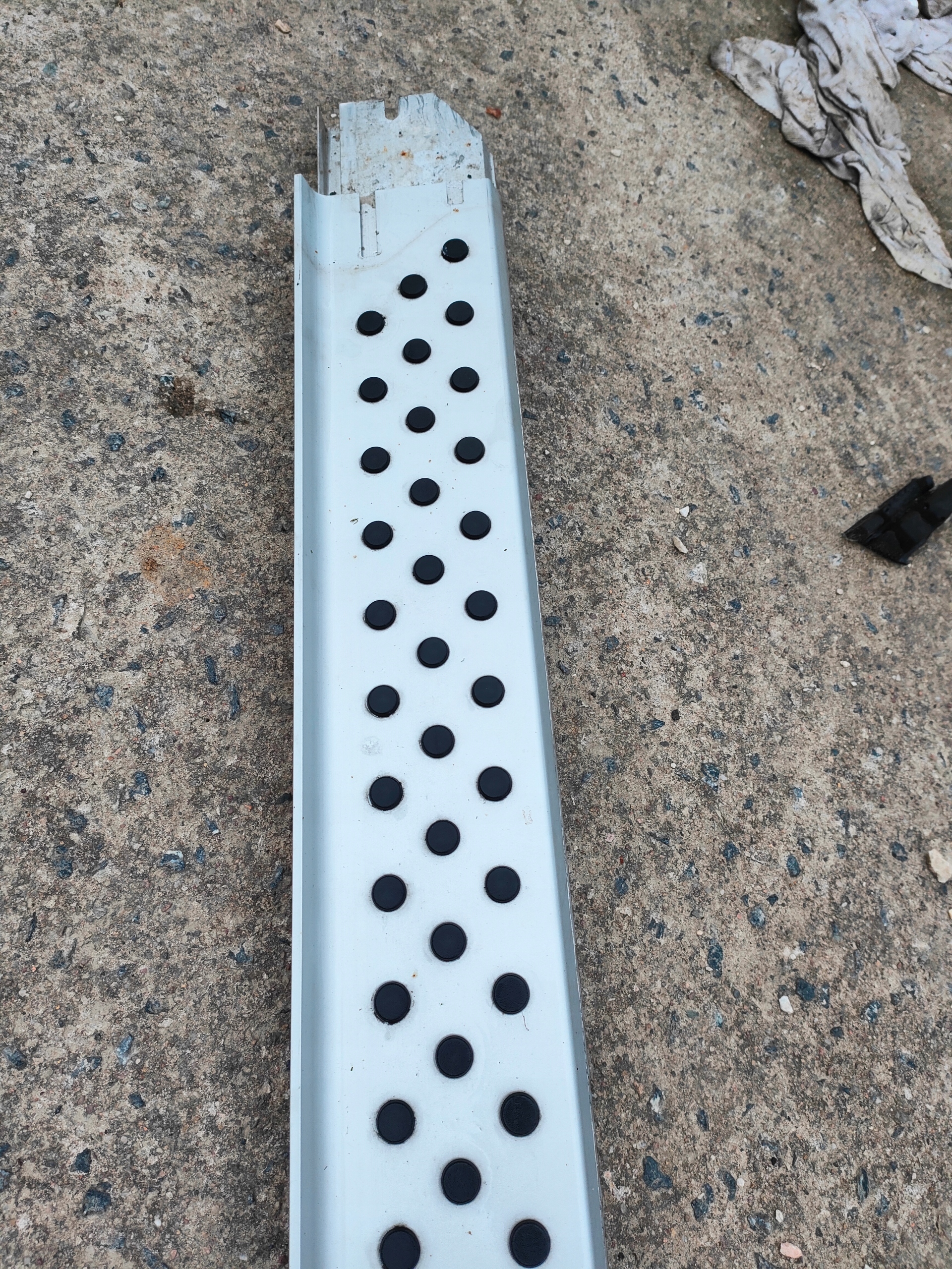 Dacia Duster II Stopnie side right and left side 8201700147 0ryginal