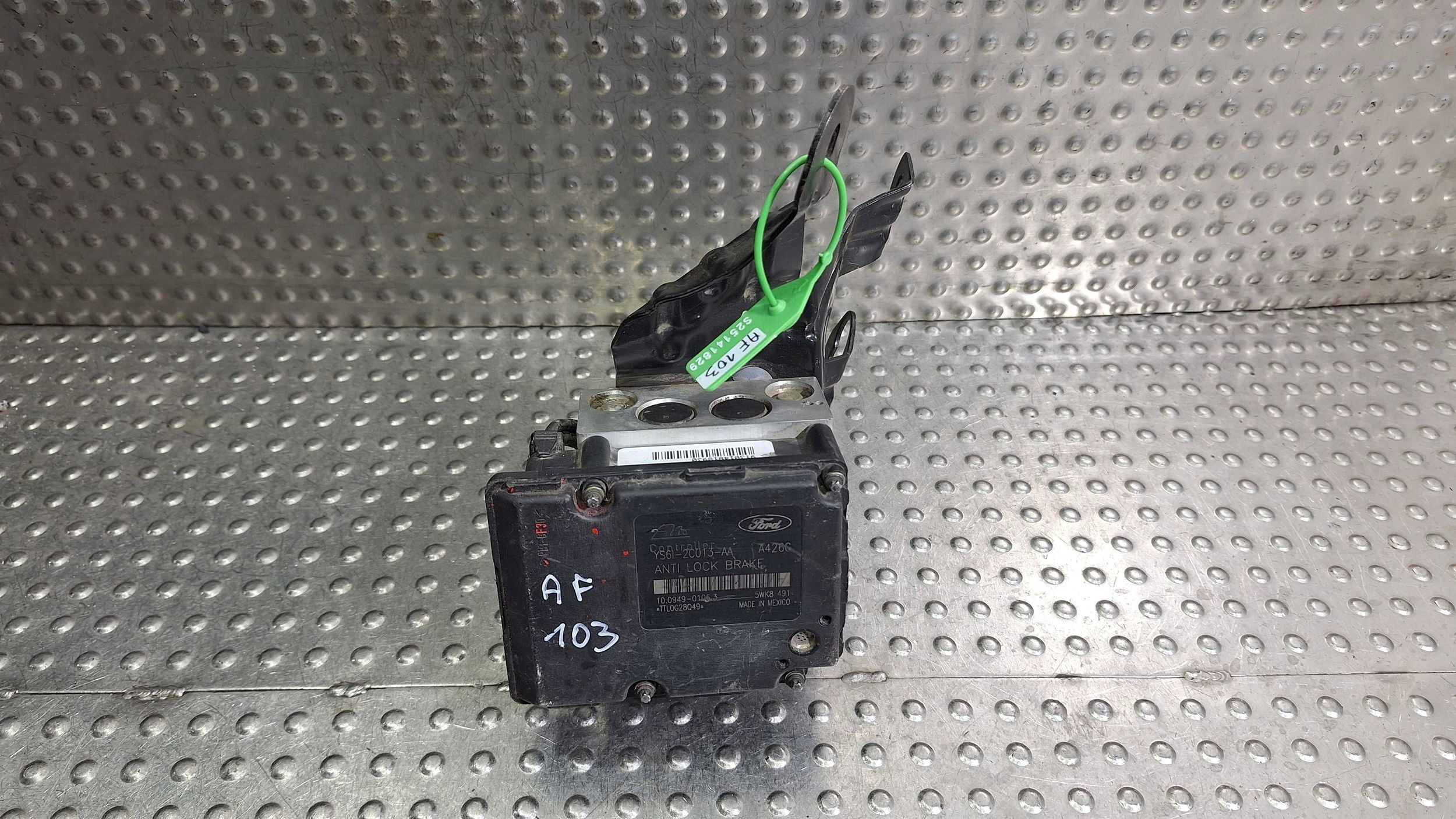 pump control unit ABS YS61-2M110-AA YS61-2C013-AA FORD COURIER FIESTA MK4
