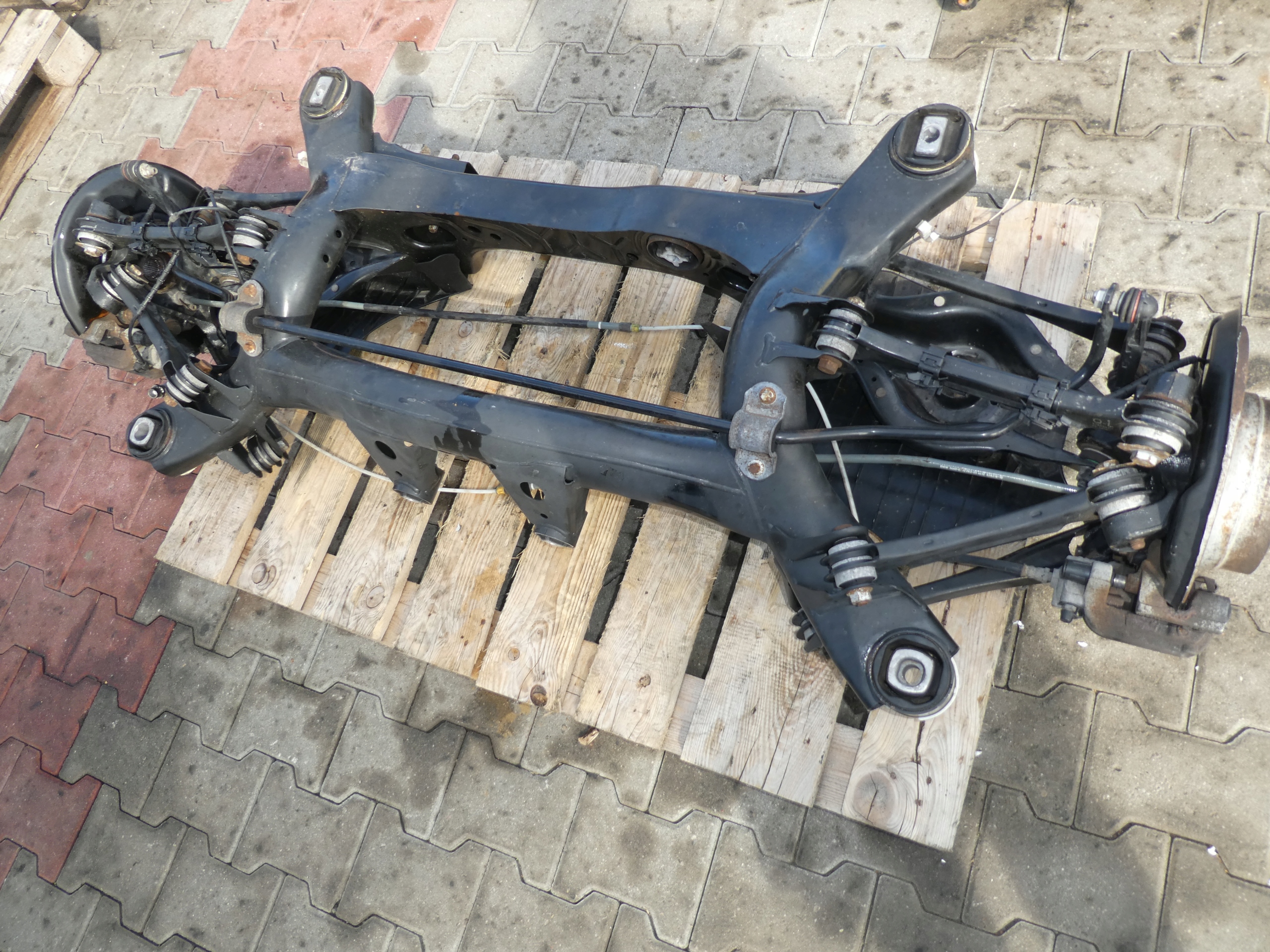 BMW F20 ACHSTRÄGER HINTEN 6792505