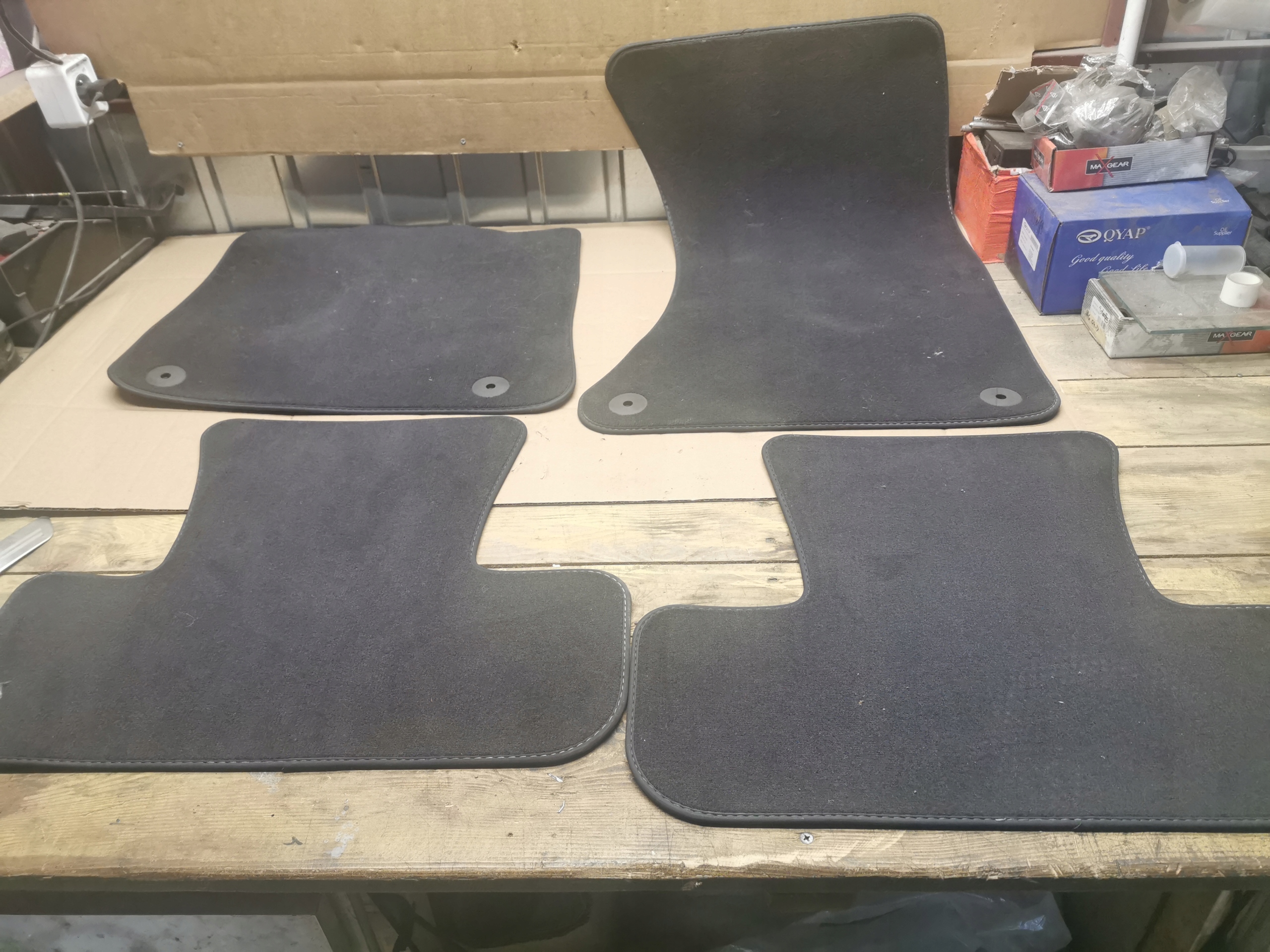 Велюрові килимки KPL 8r1863691 Q5 8R нові