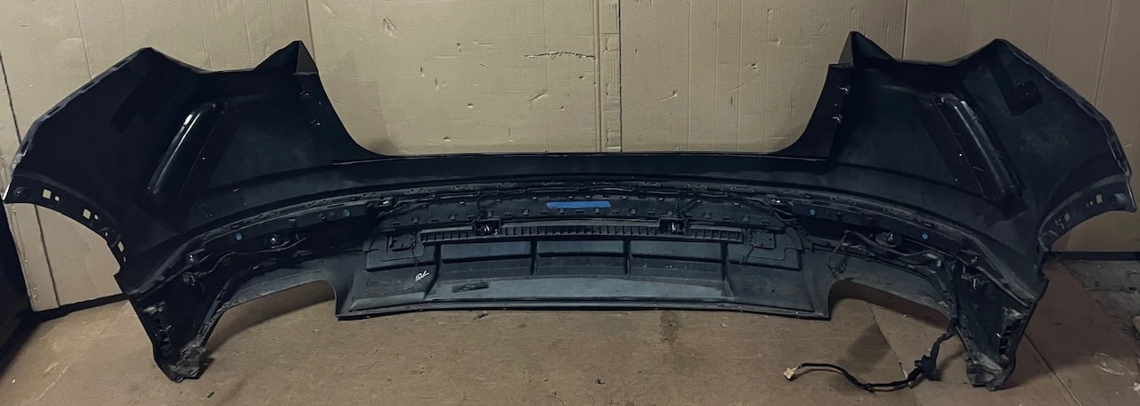 IDEALNY KPL. bumper rear part rear LAMBORGHINI URUS 6 PDC LY9T 1