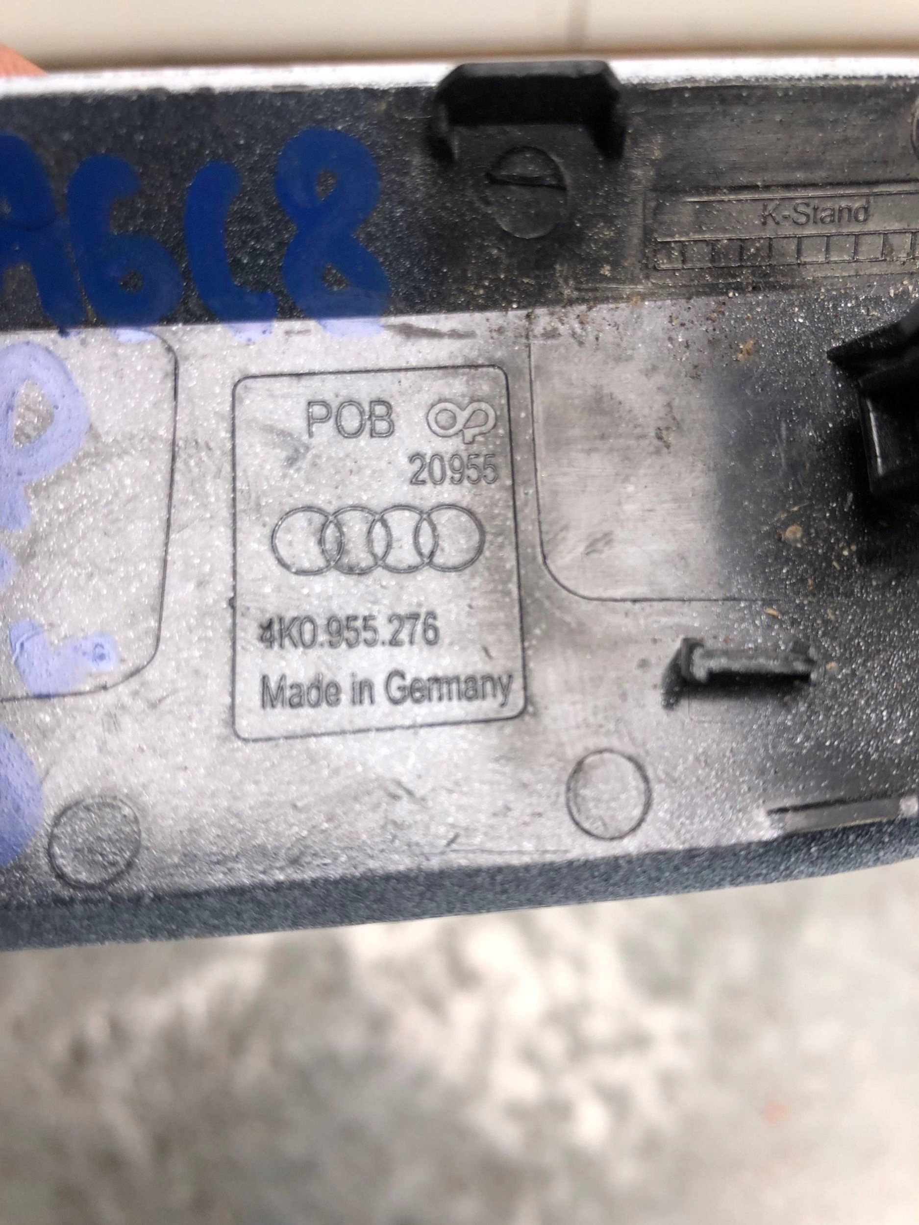 Couvre Lave phare Droite Avant AUDI A6 C8 4K0955276