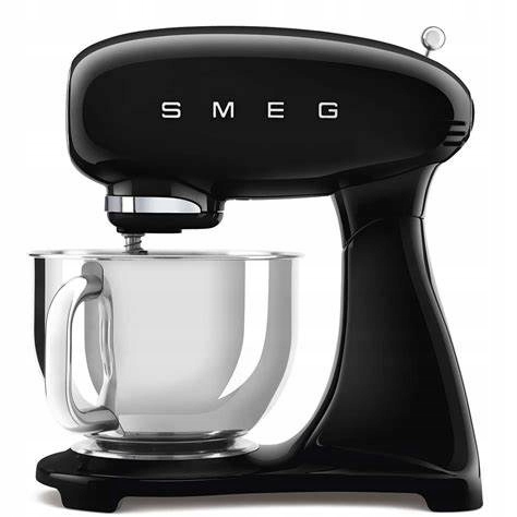 Robot Smeg SMF03BLEU farba čierna plná
