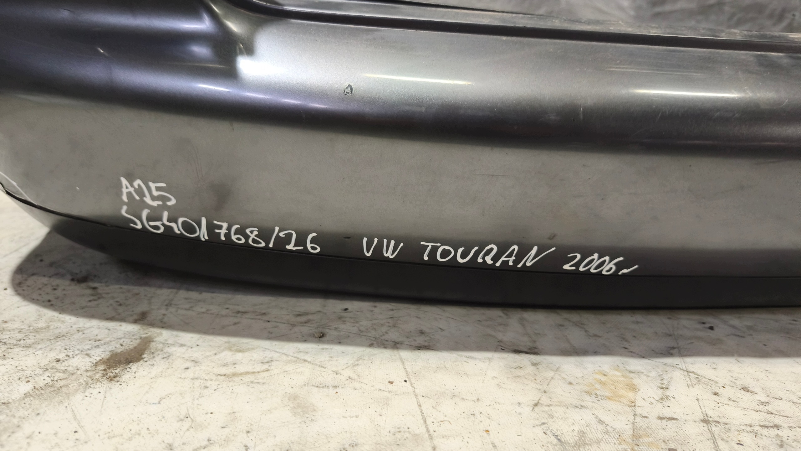 bumper rear VW TOURAN 2006r K: LDX7