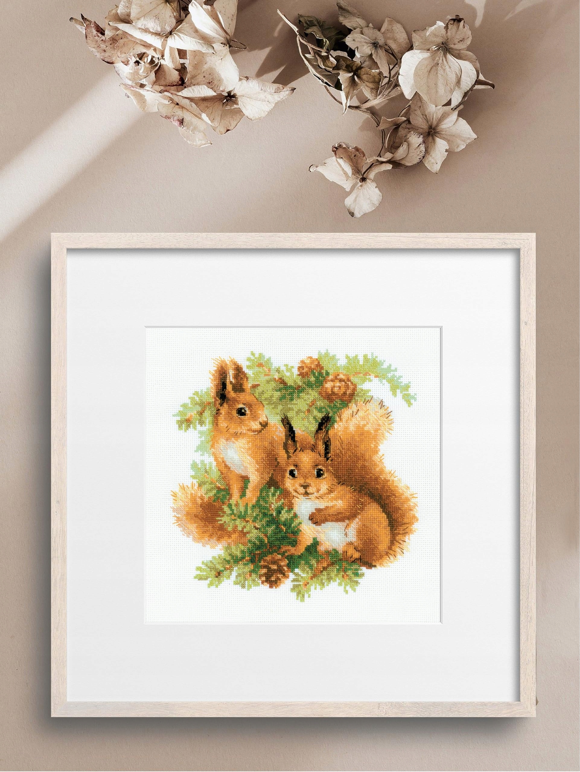 Riolis Veverky 1491, sada pro křížkovou výšivku 25 x 25 cm