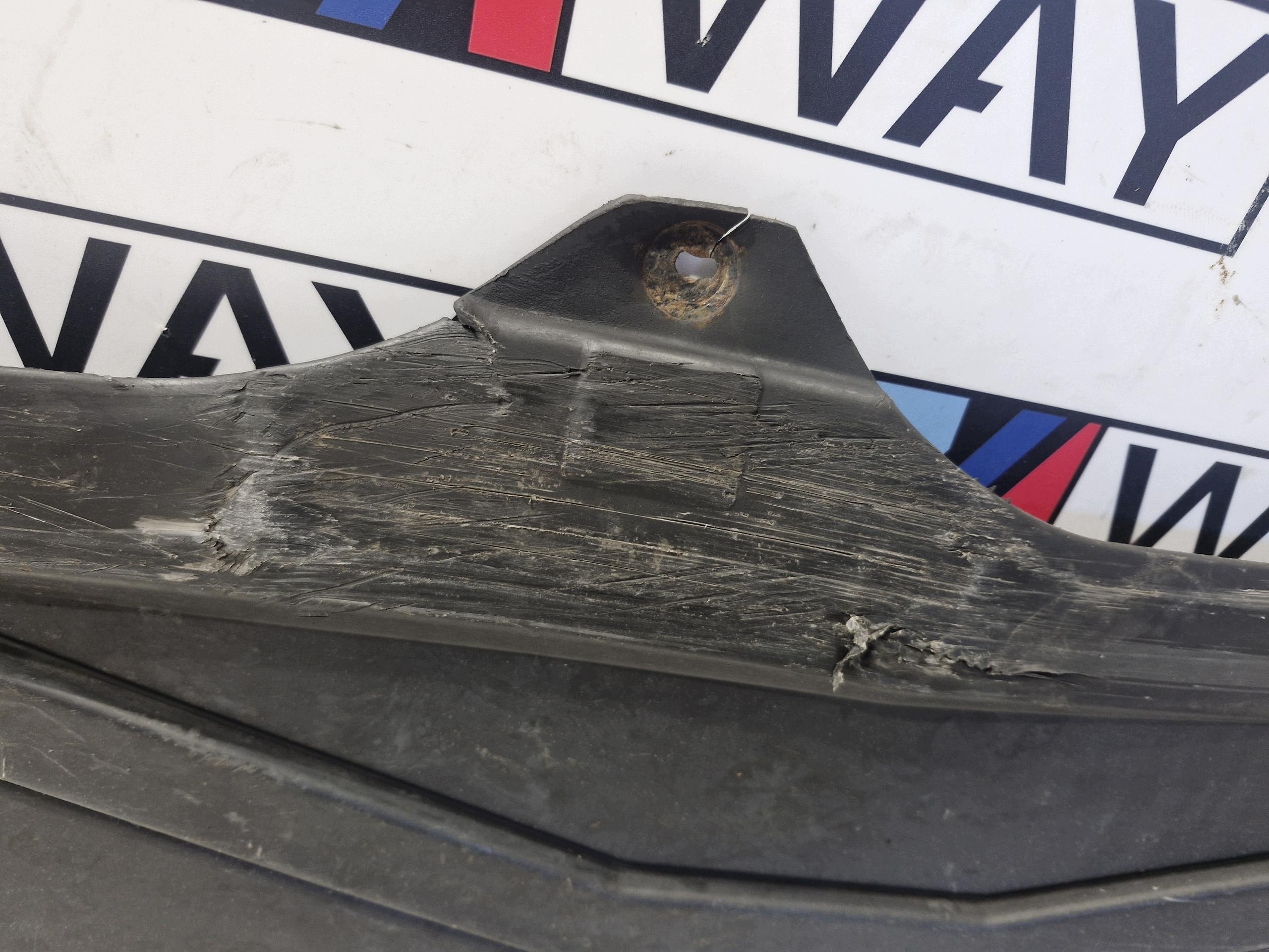 8158060 BMW E39 blende abdeckung abdeckung unterfahrschutz untere rechts