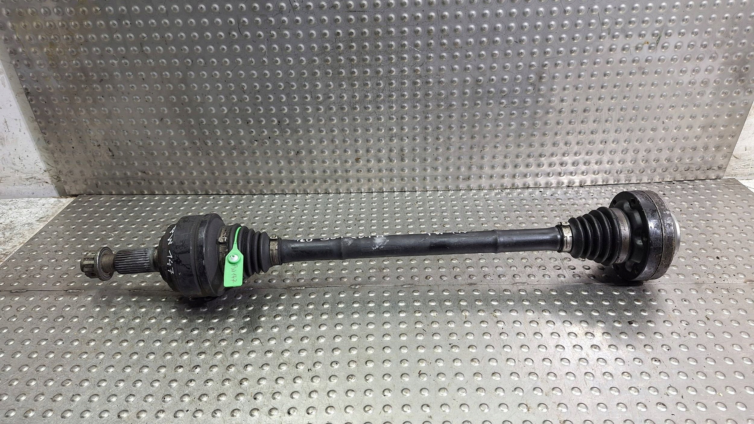 semi-axis left right rear part 7L0501201A PORSCHE CAYENNE and 4.5 V8