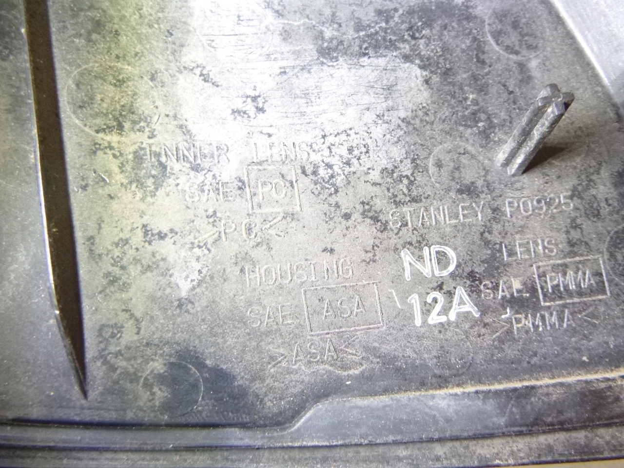 light rear right Suzuki Liana HB 01r.