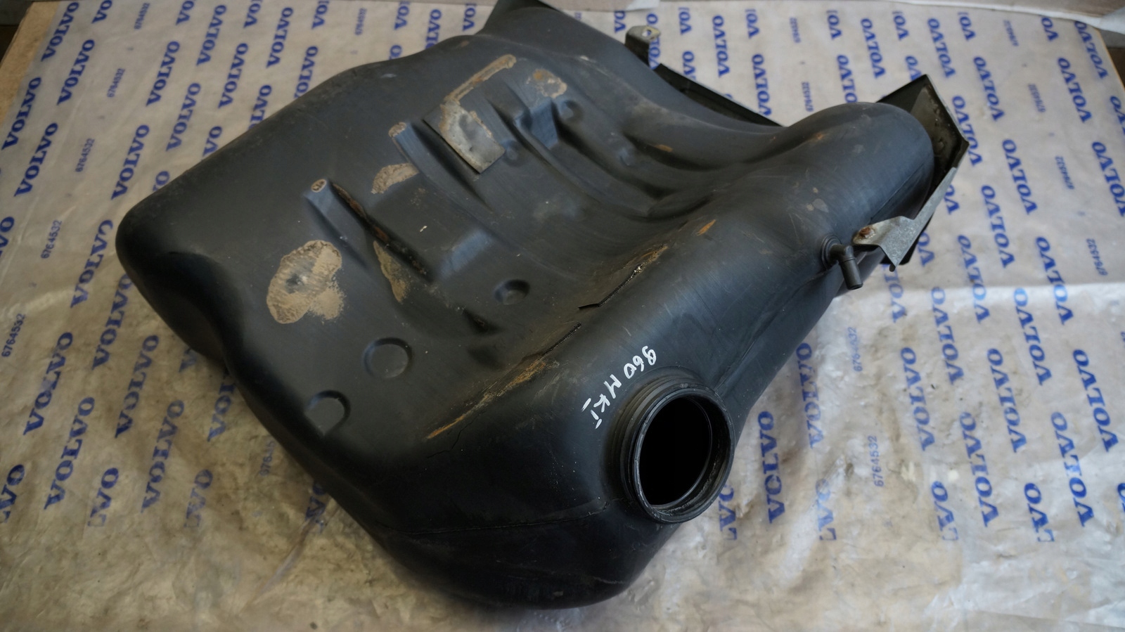 Паливний бак VOLVO 760 960 S90 V90 MULTILINK