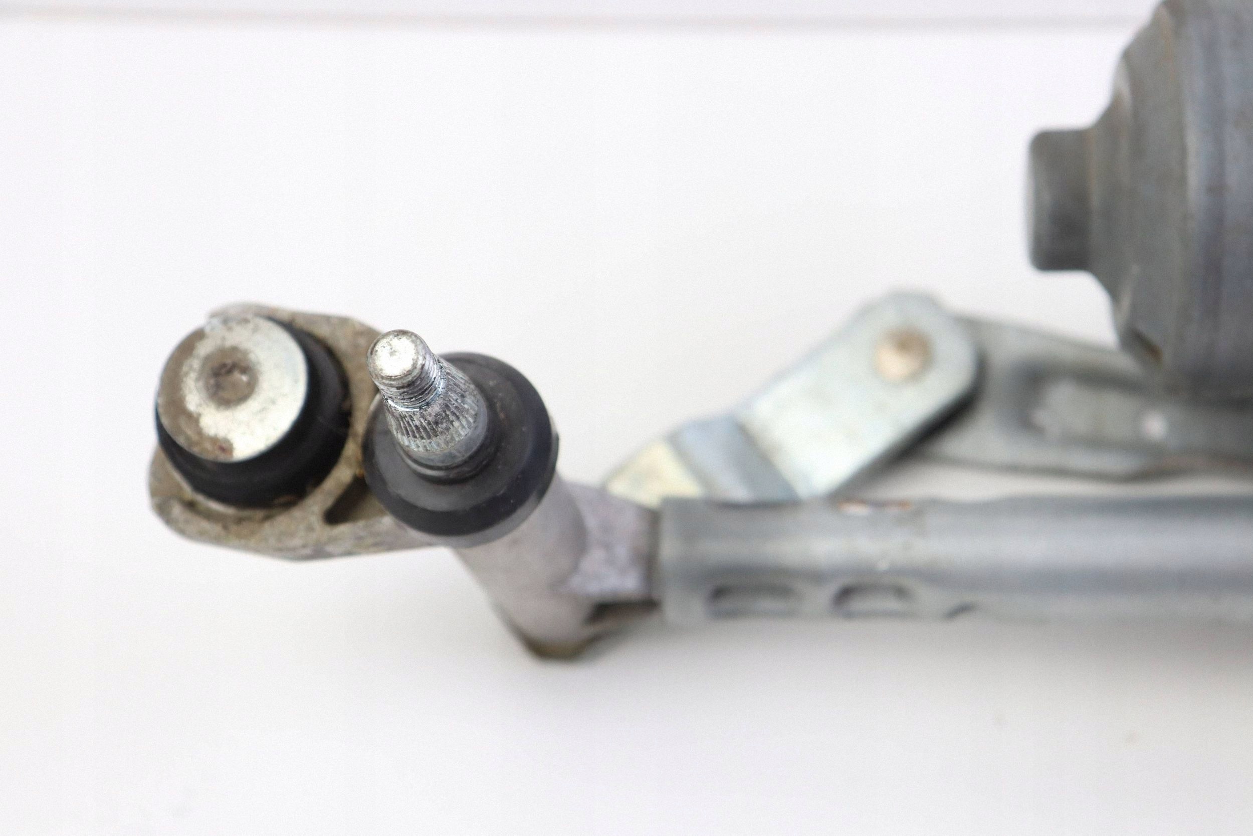VW GOLF V plus wiper mechanism right front 5M0955120 0390241780 EU