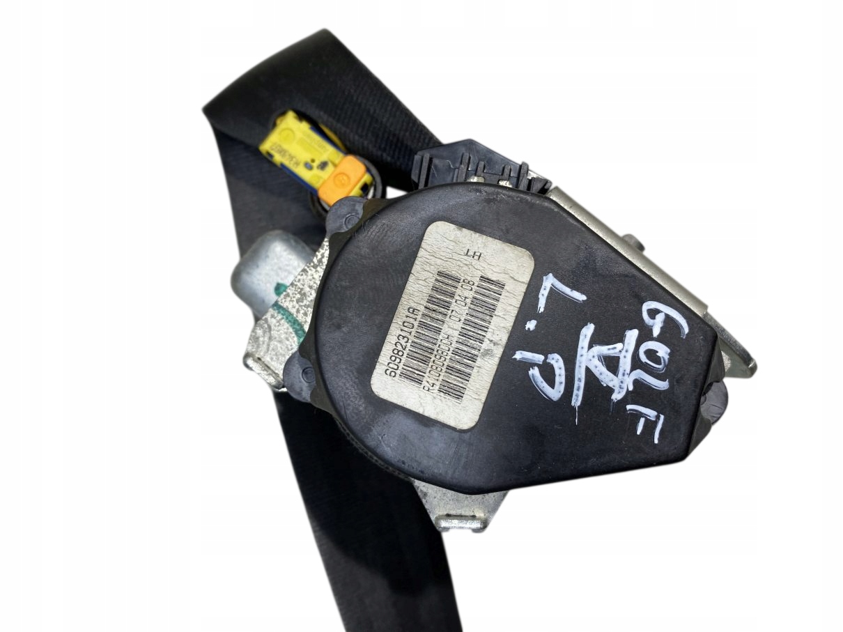 tension belt safety left front VW GOLF V