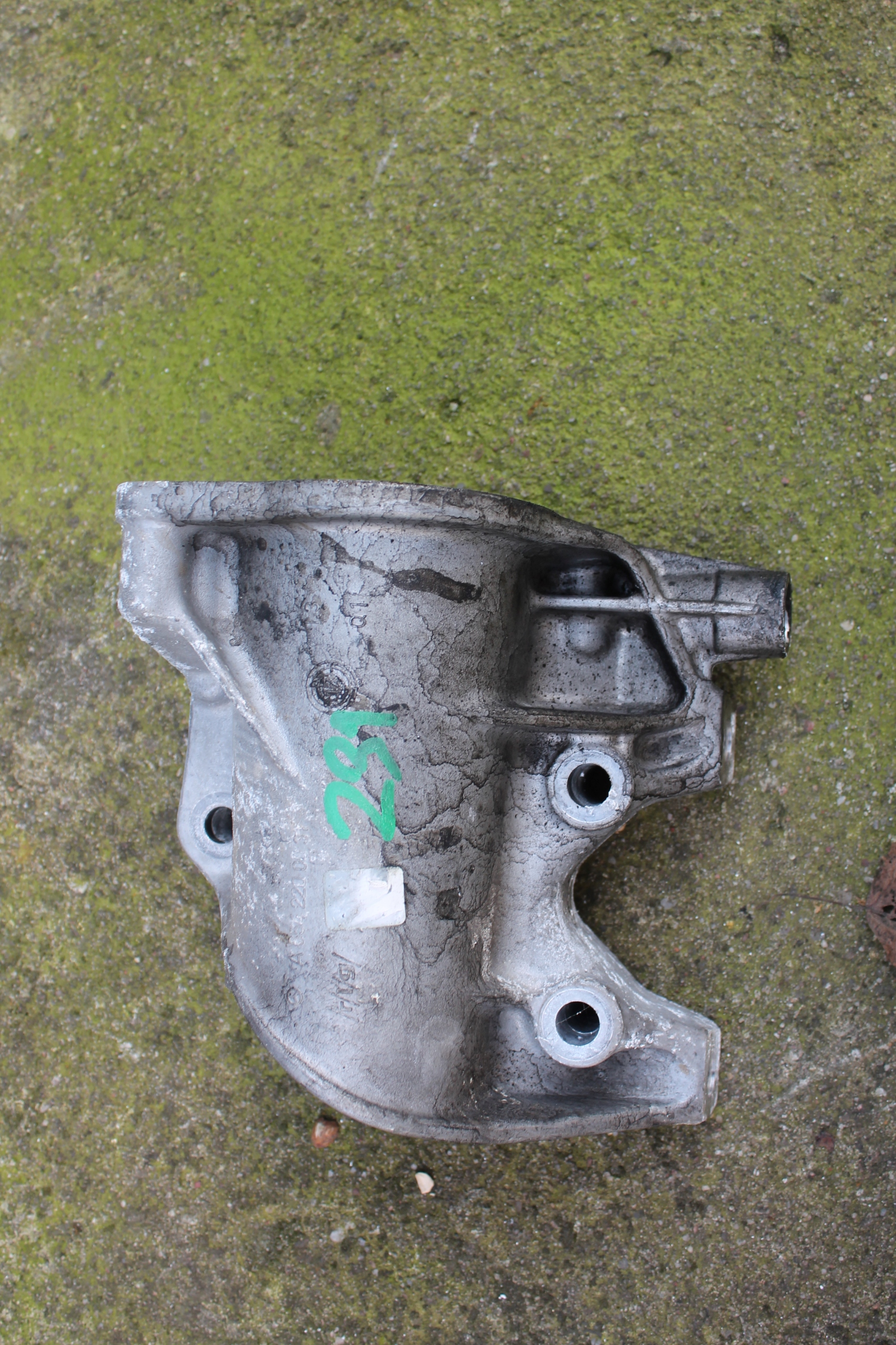 231. support MERCEDES A6542200031
