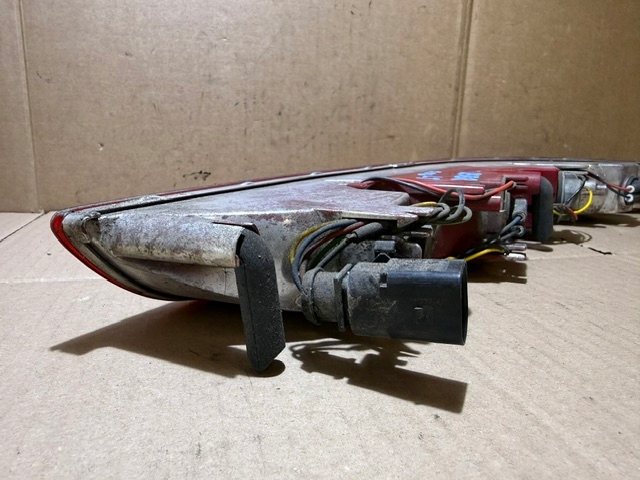 AUDI Q5 8R light left rear left rear part W bumper 8R0945095