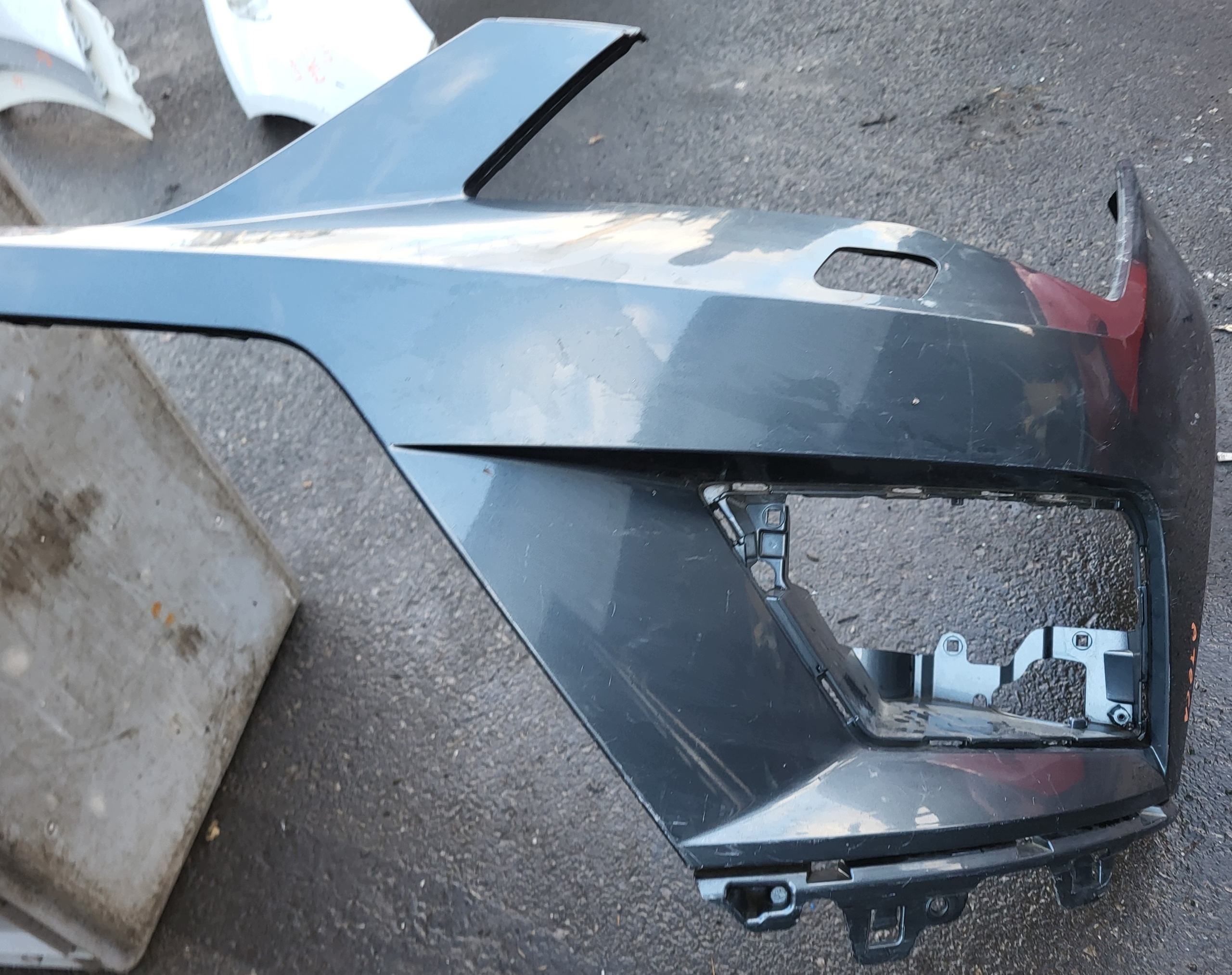 bumper front front SEAT ATECA RHODIUM GREY METALIZOWANY grey 575807221