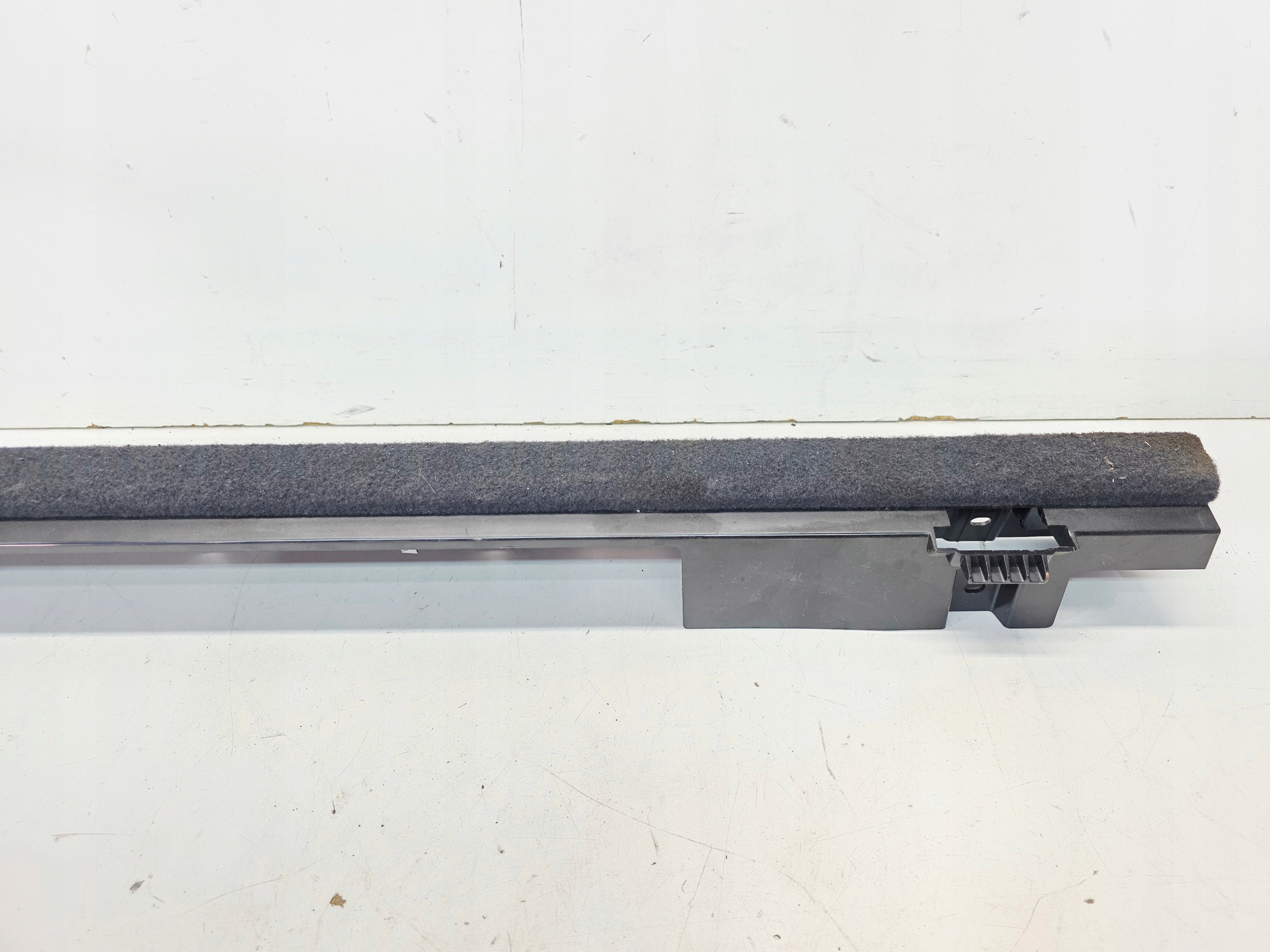 floor moulding boot front AUDI Q5 FY 80A861529G GW8